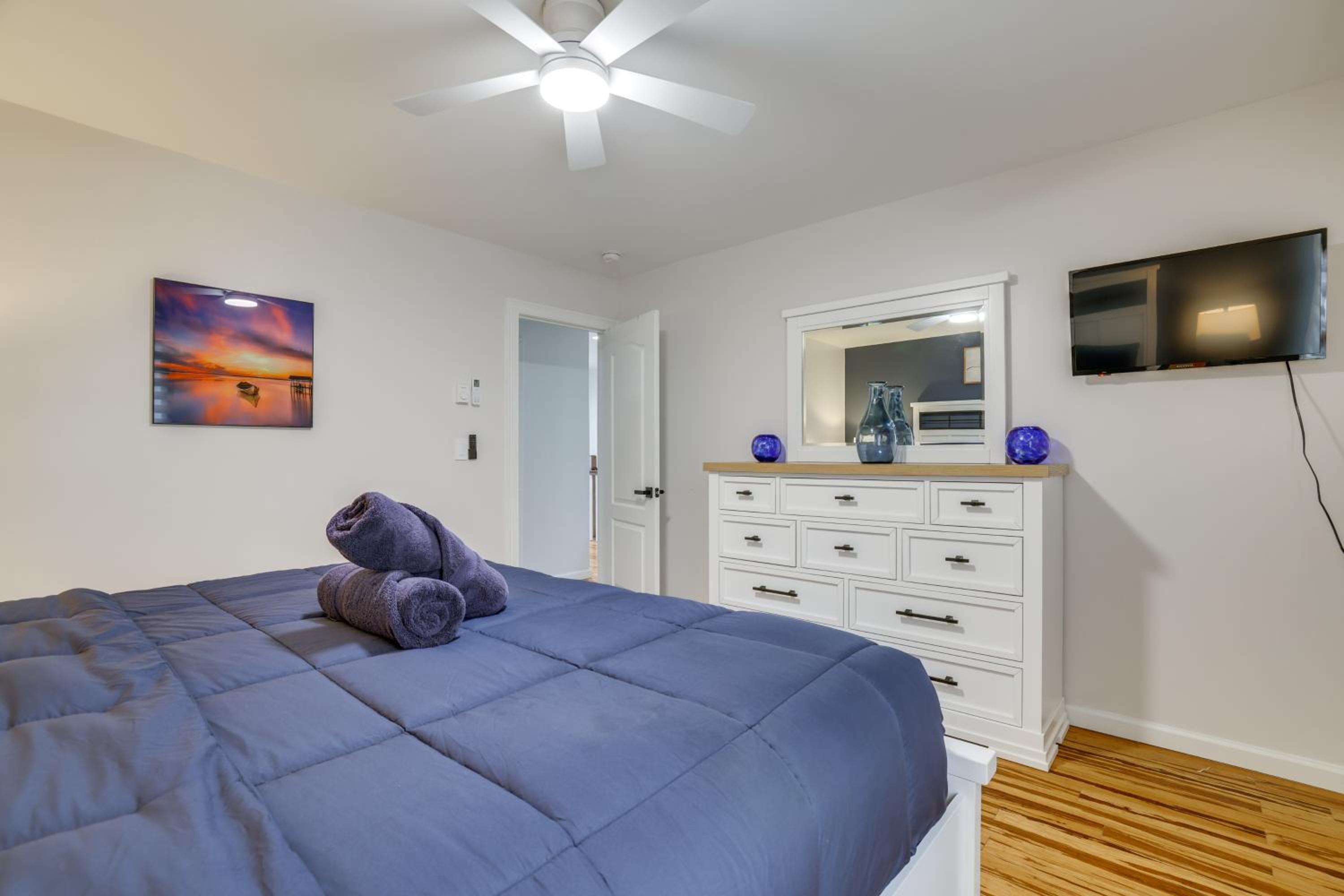 Waterfront Arrowhead Lake Retreat with Resort Perks!