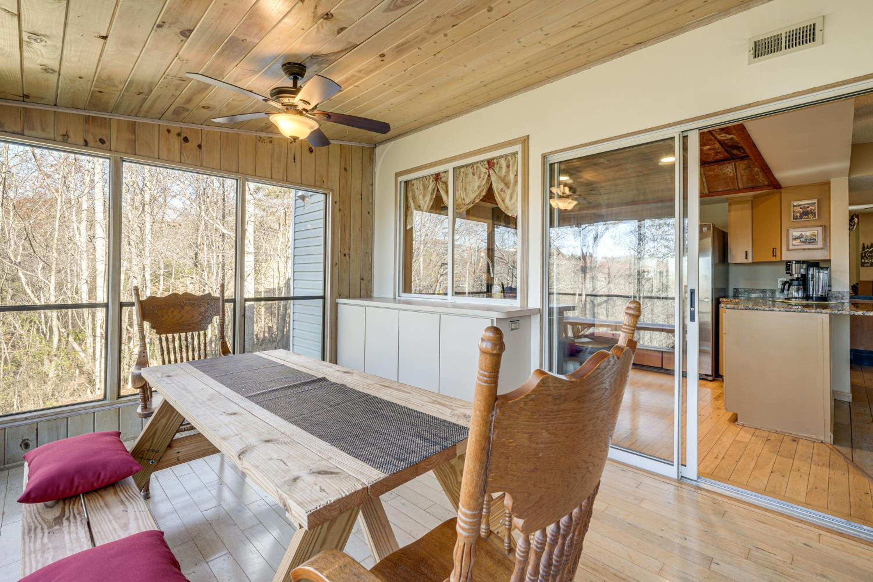 Hot Tub and Views! Squatchs Place in Blairsville