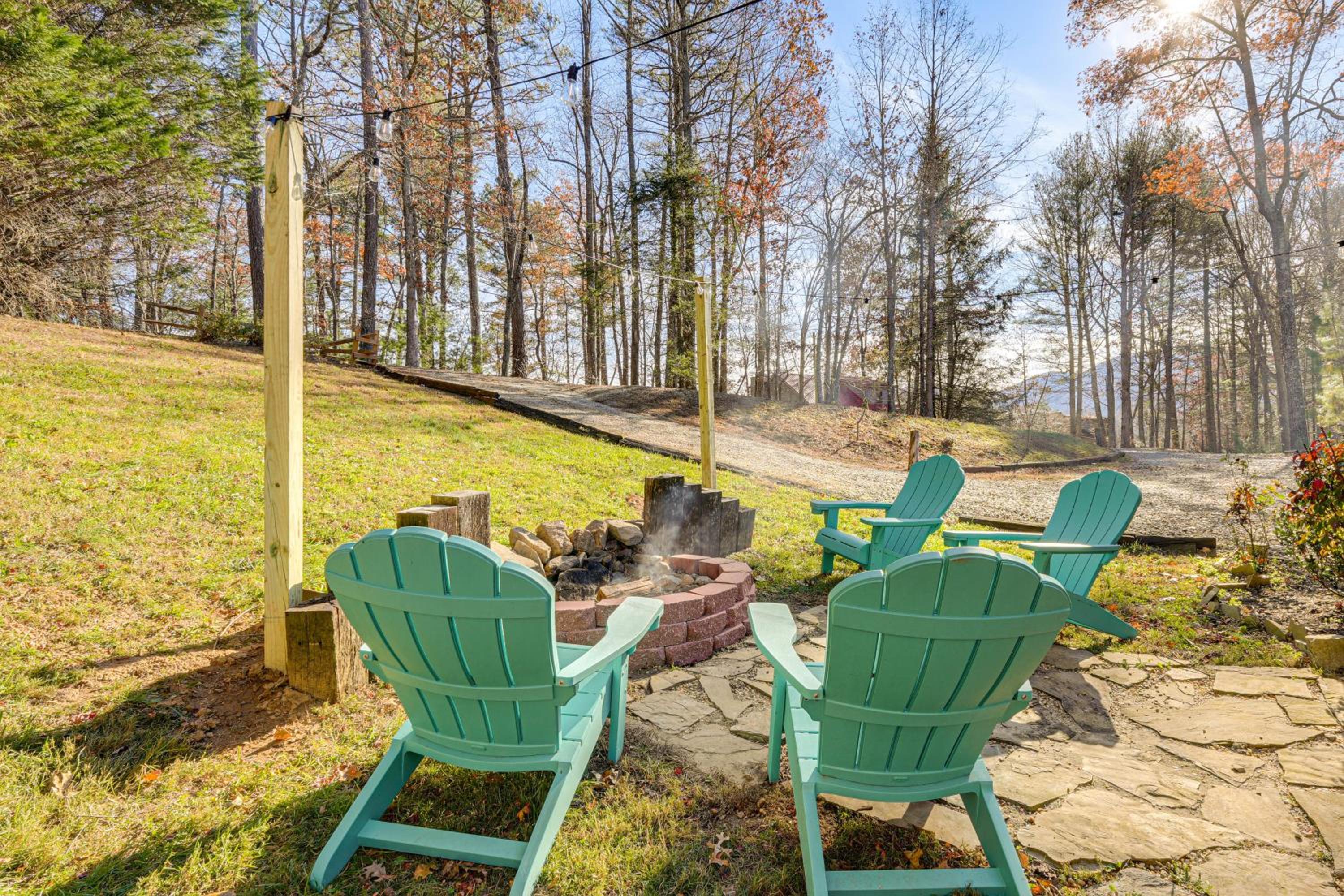 Hot Tub and Views! Squatchs Place in Blairsville