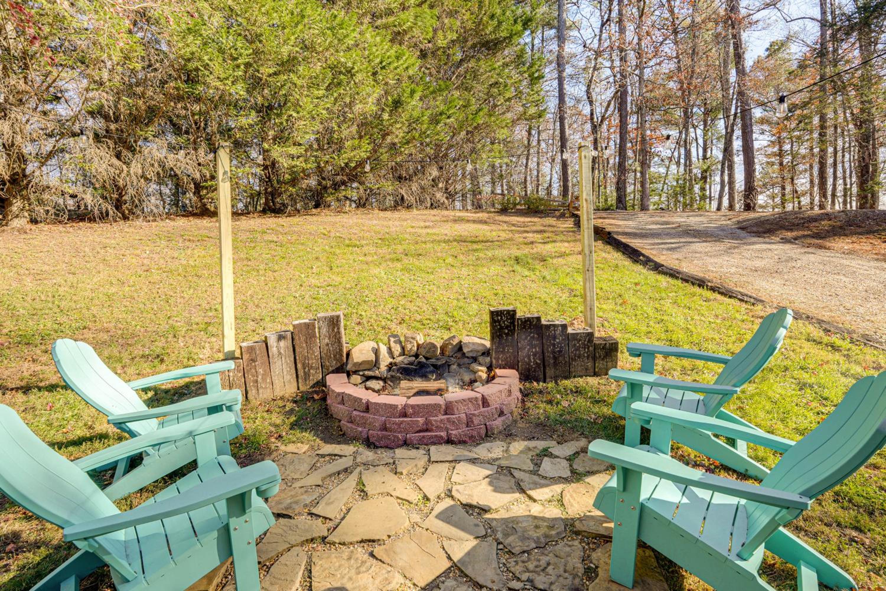 Hot Tub and Views! Squatchs Place in Blairsville