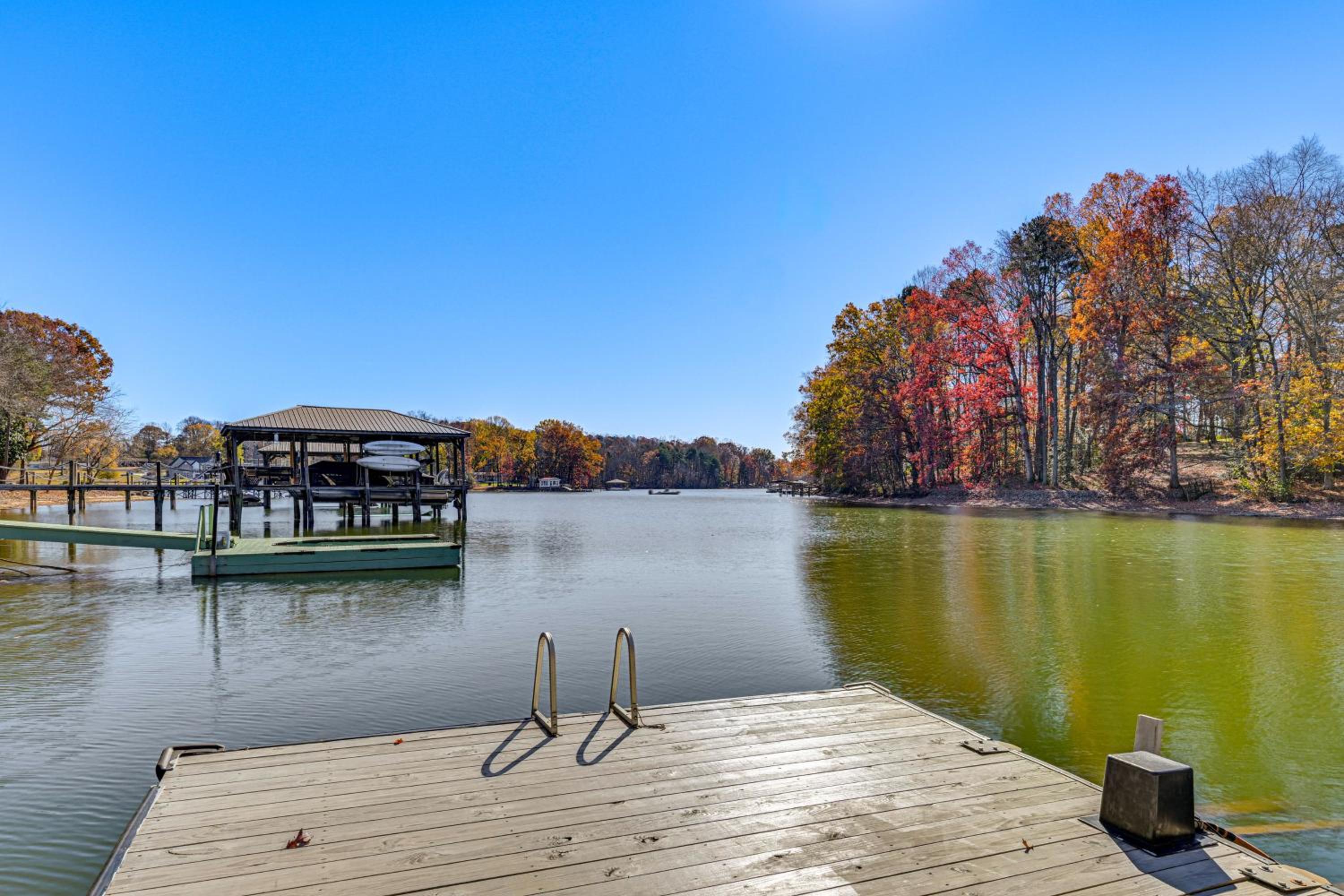 Boaters Paradise on Lake Norman with Private Dock!