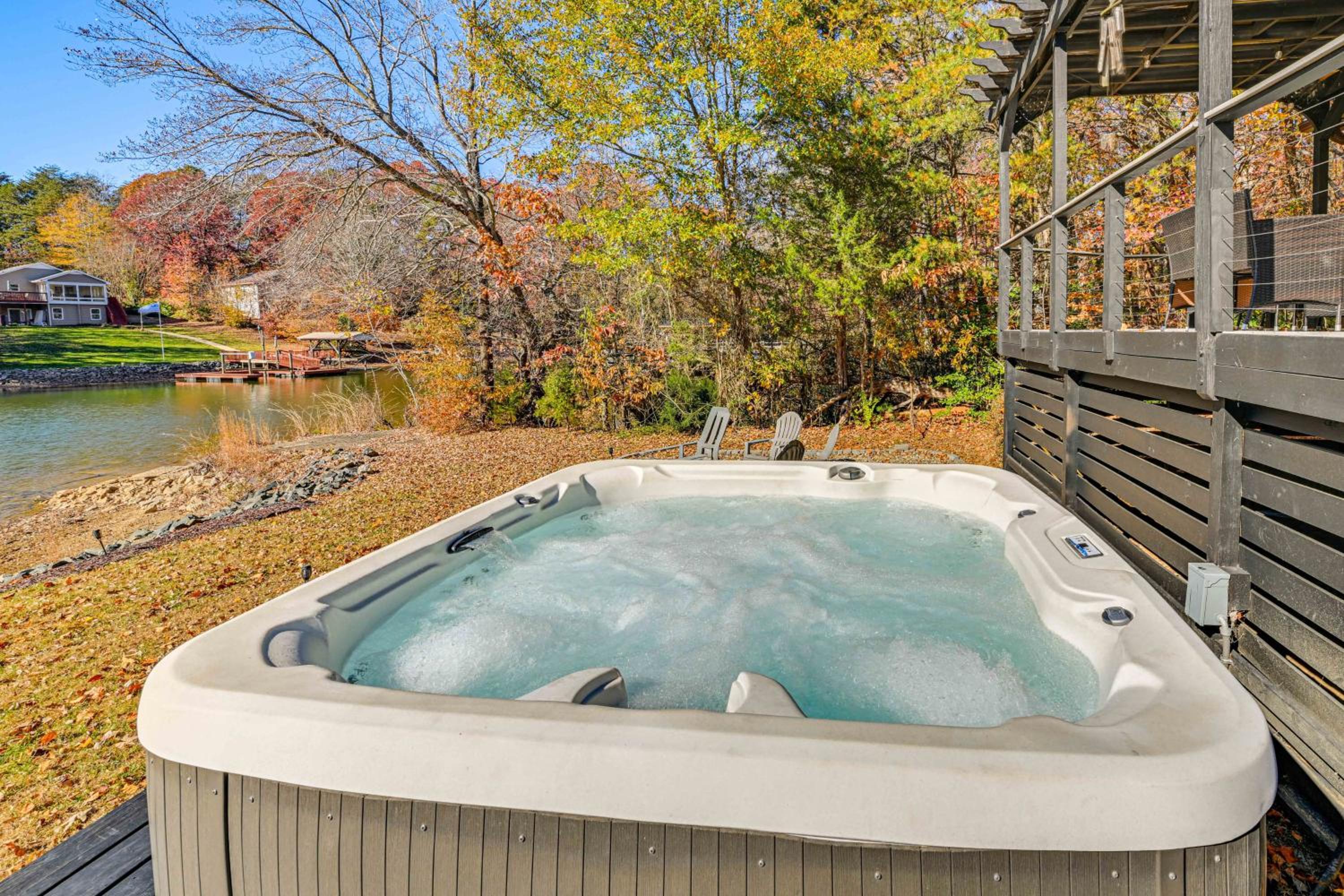 Boaters Paradise on Lake Norman with Private Dock!