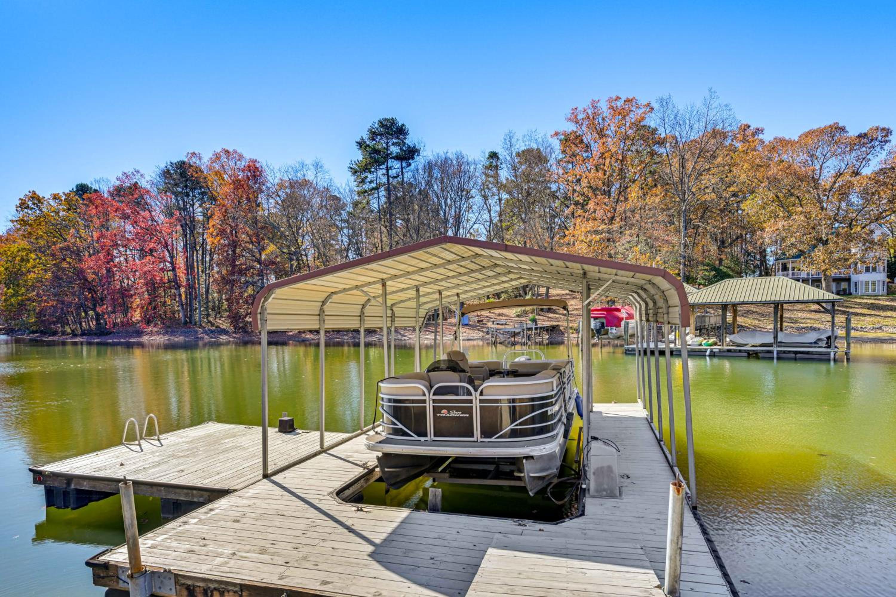 Boaters Paradise on Lake Norman with Private Dock!
