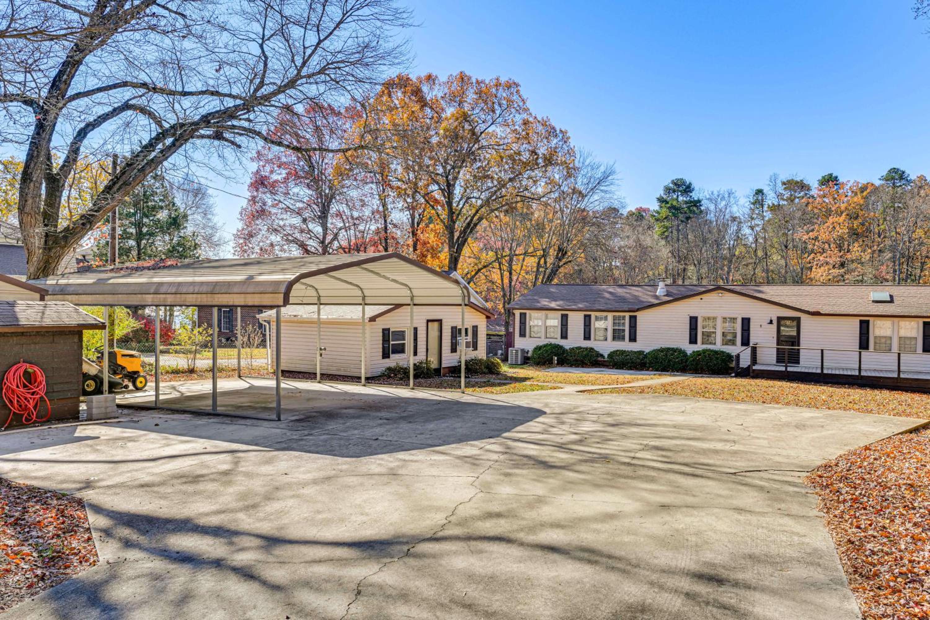 Boaters Paradise on Lake Norman with Private Dock!