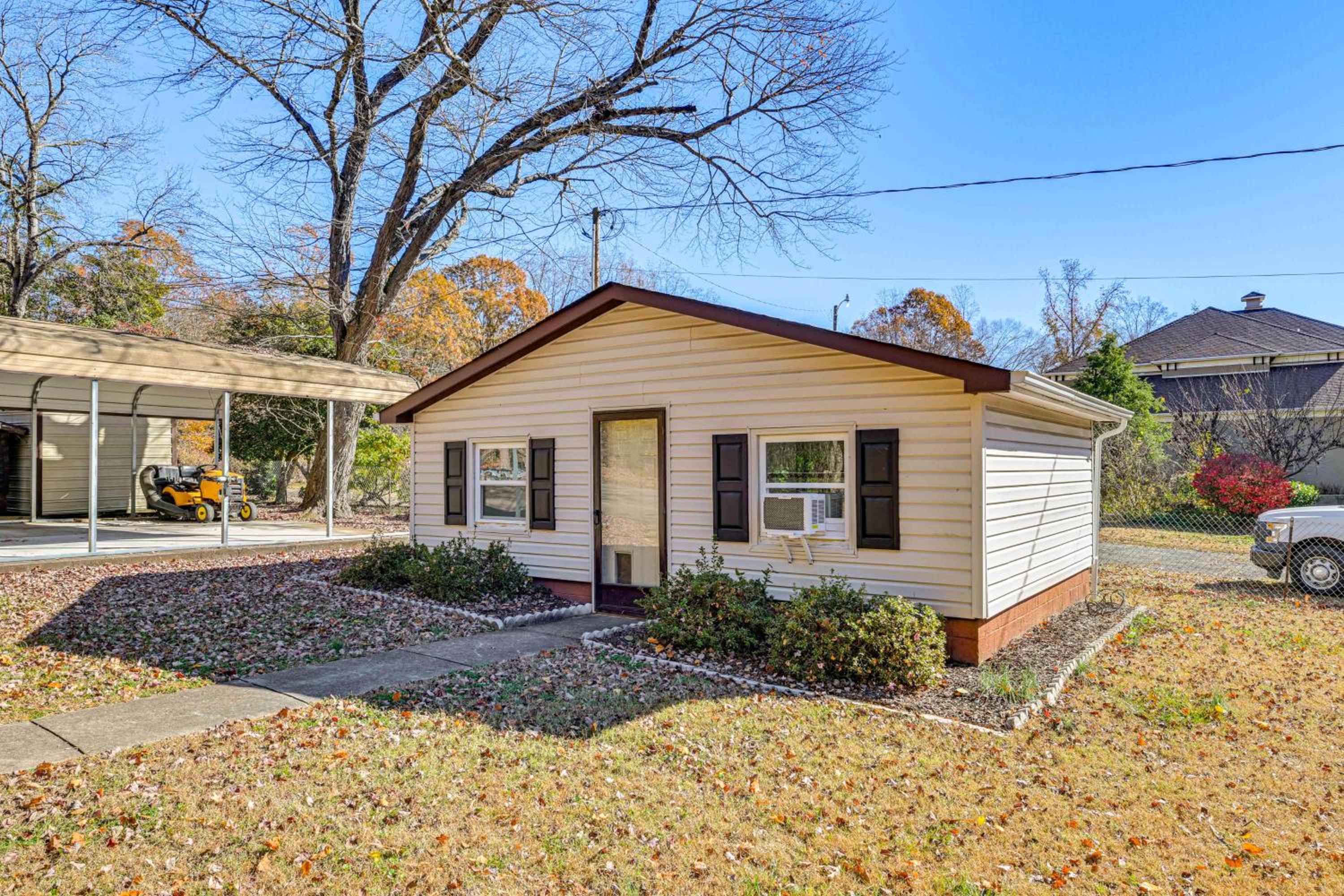 Boaters Paradise on Lake Norman with Private Dock!