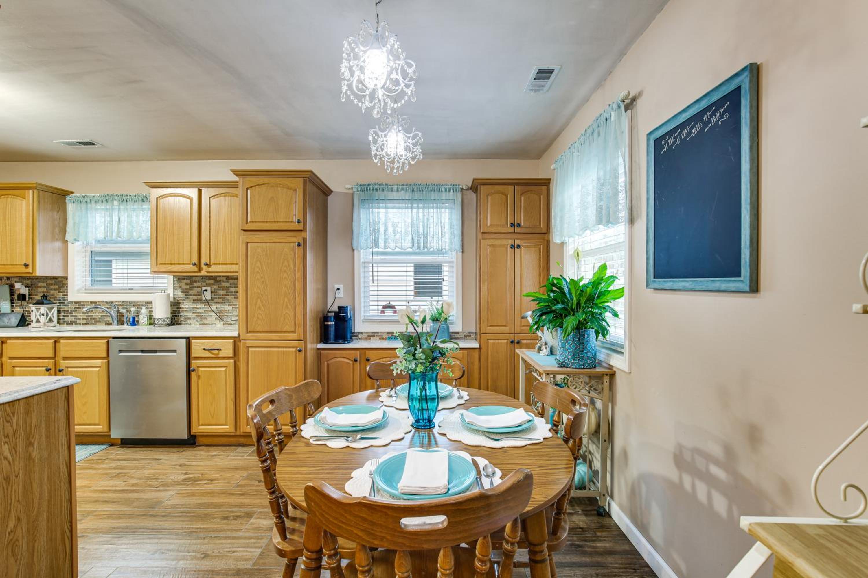Route 66 Gem! Charming Litchfield Home with Yard