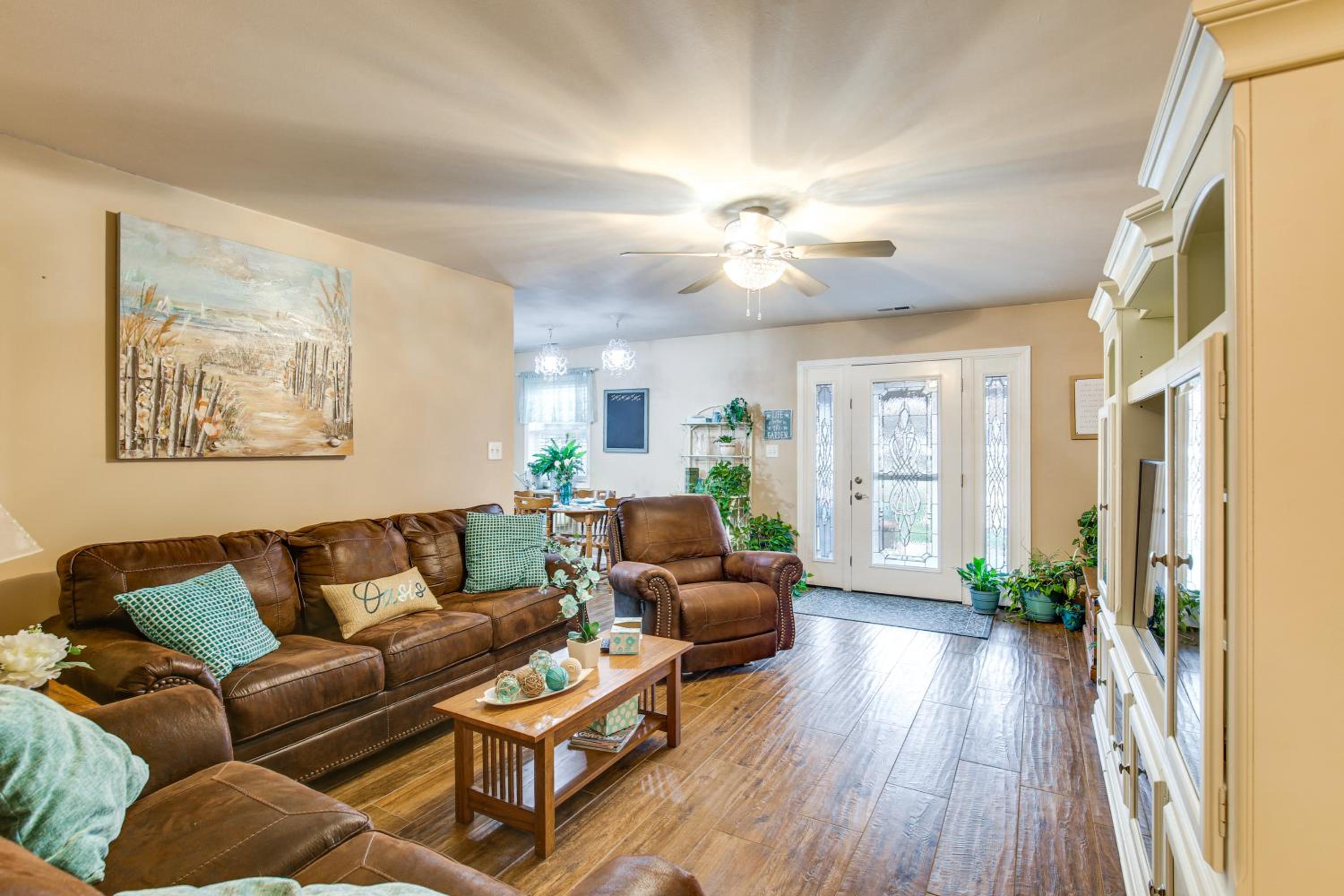 Route 66 Gem! Charming Litchfield Home with Yard