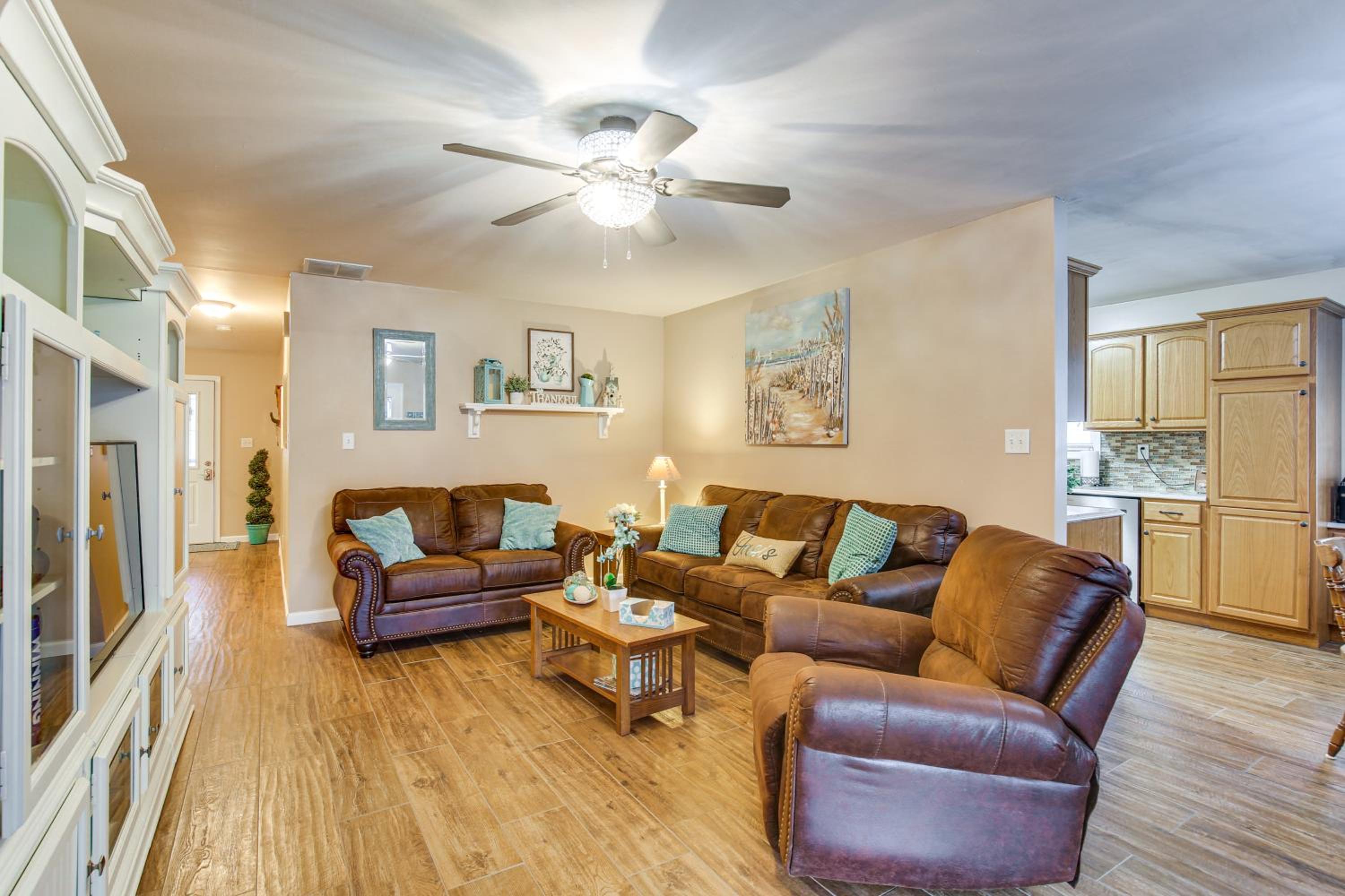 Route 66 Gem! Charming Litchfield Home with Yard