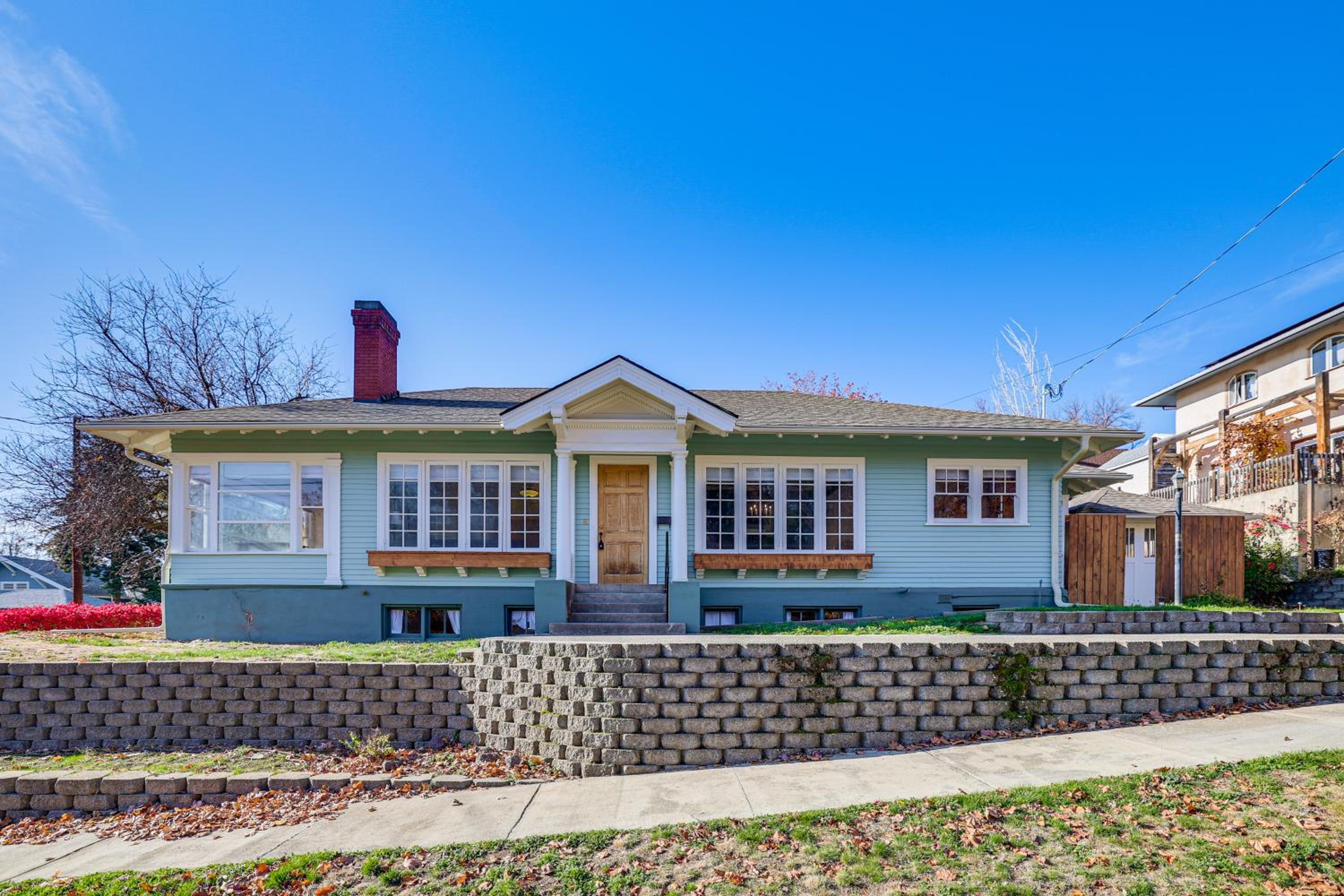 1 Mi to Pendleton Round-Up Historic Elnor Home