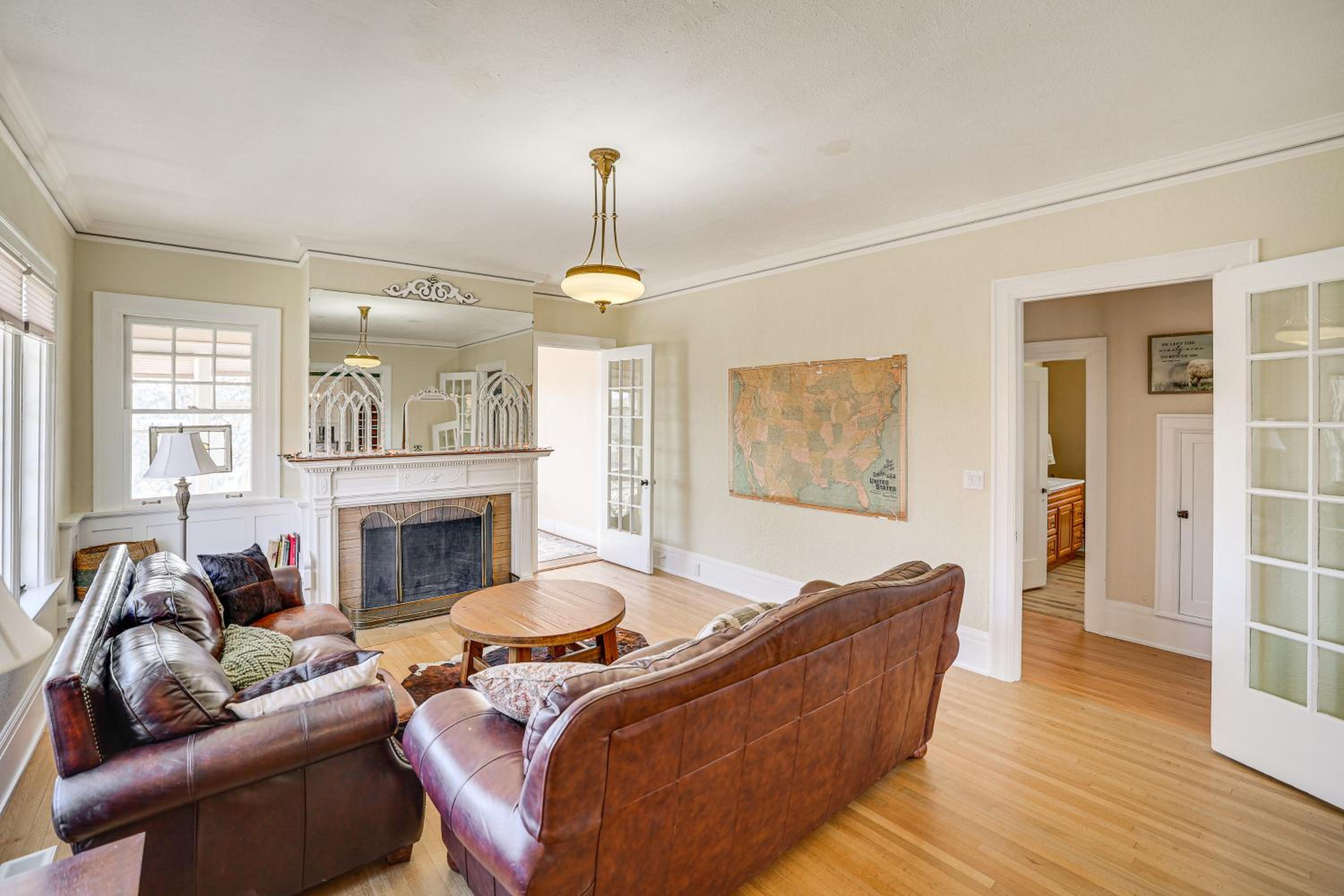 1 Mi to Pendleton Round-Up Historic Elnor Home