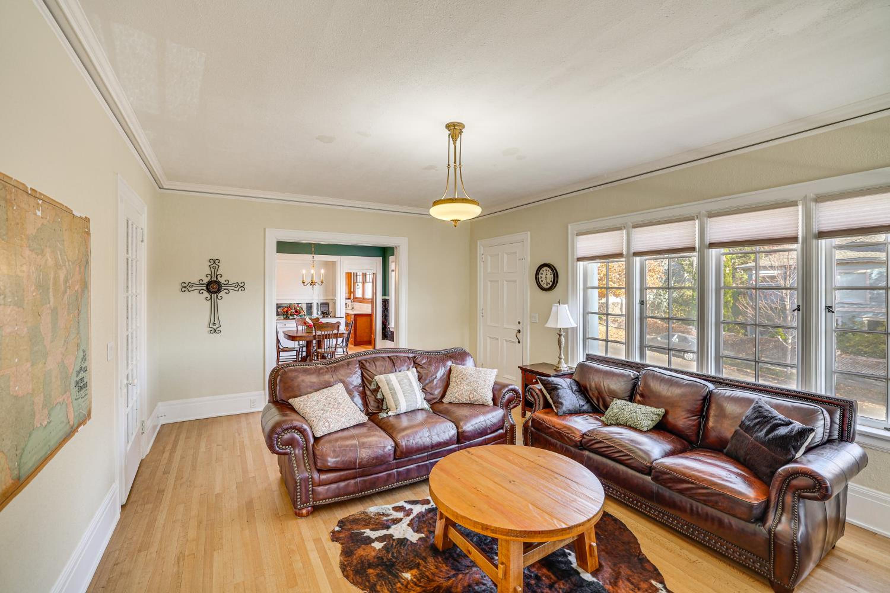 1 Mi to Pendleton Round-Up Historic Elnor Home