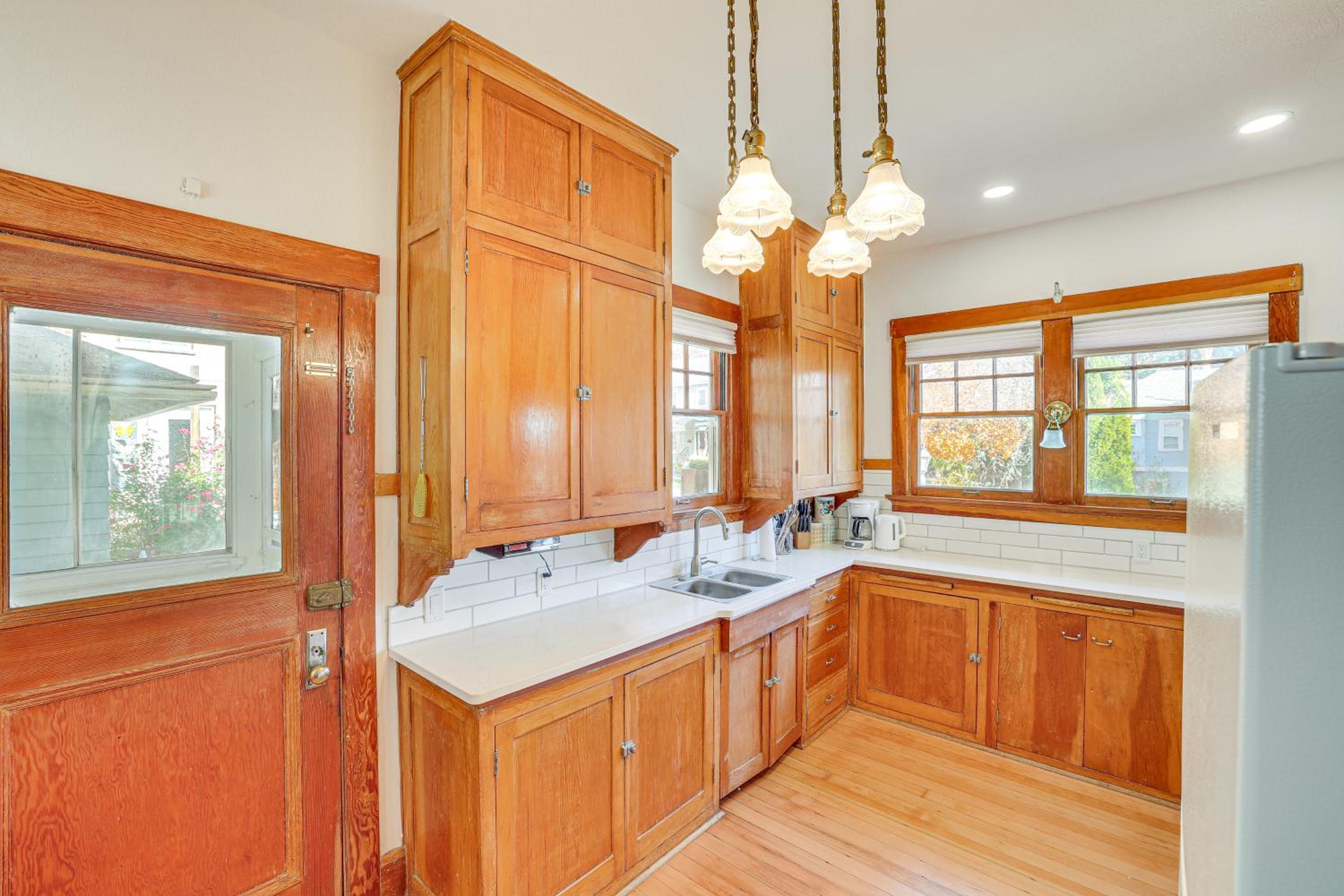 1 Mi to Pendleton Round-Up Historic Elnor Home