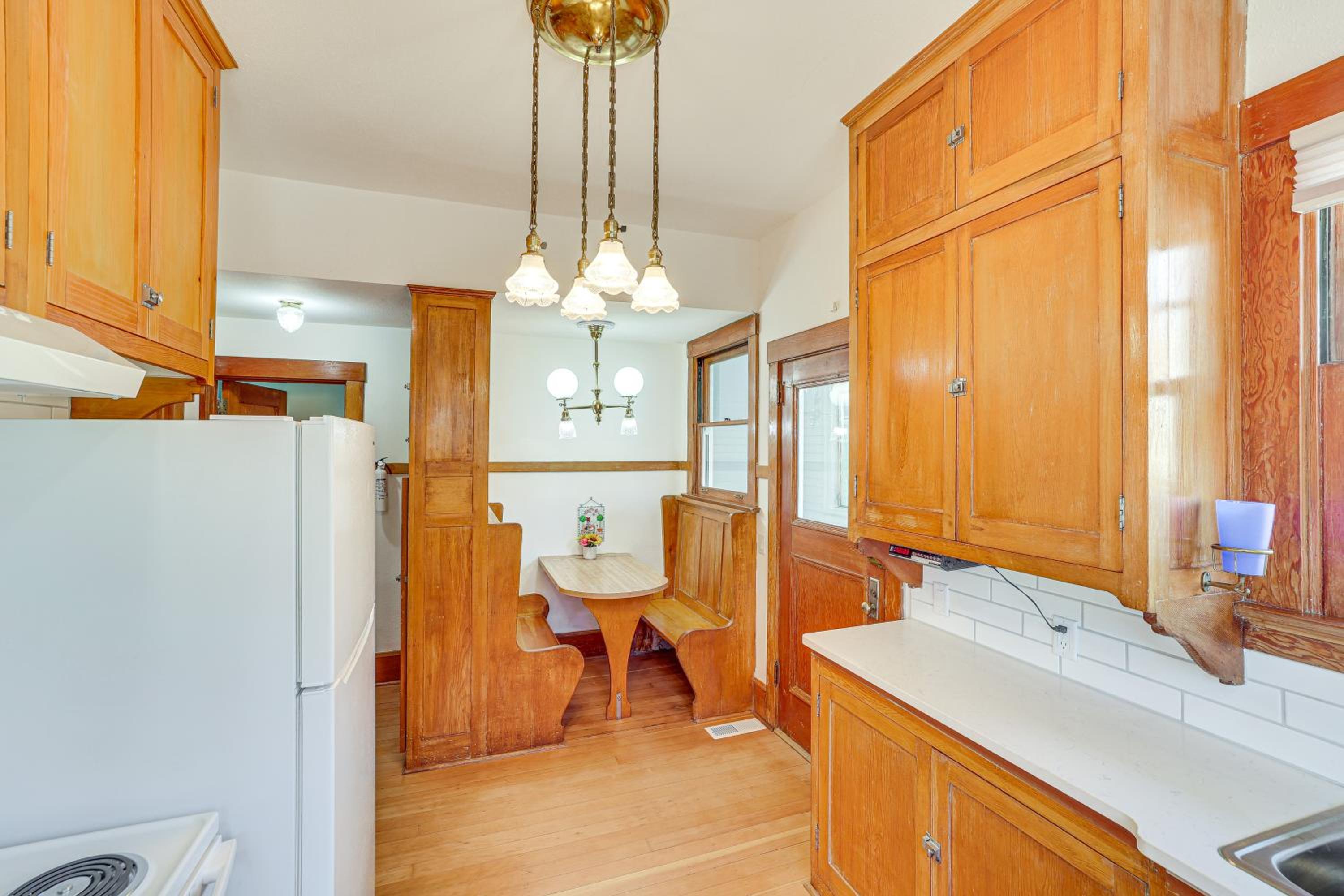 1 Mi to Pendleton Round-Up Historic Elnor Home