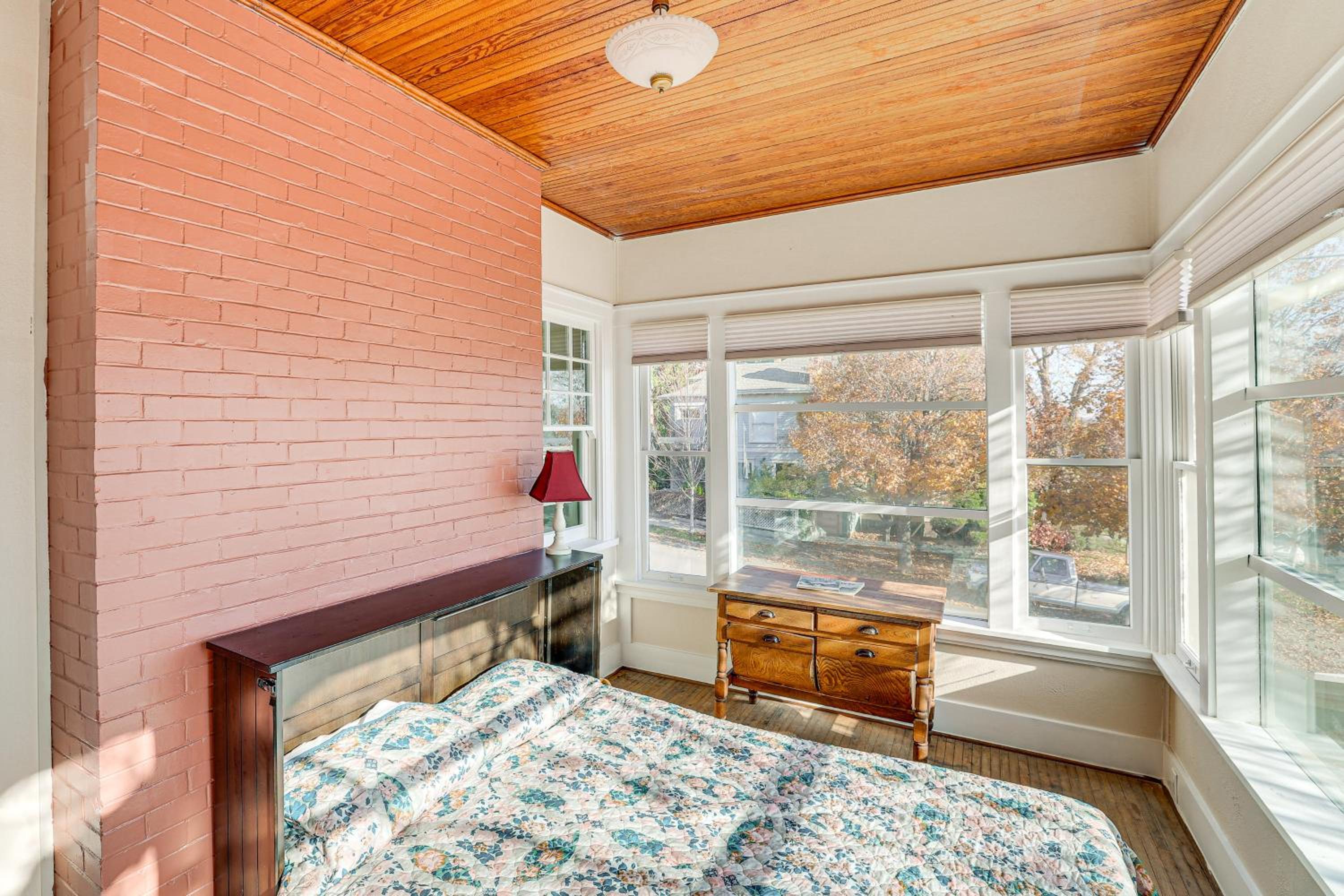 1 Mi to Pendleton Round-Up Historic Elnor Home