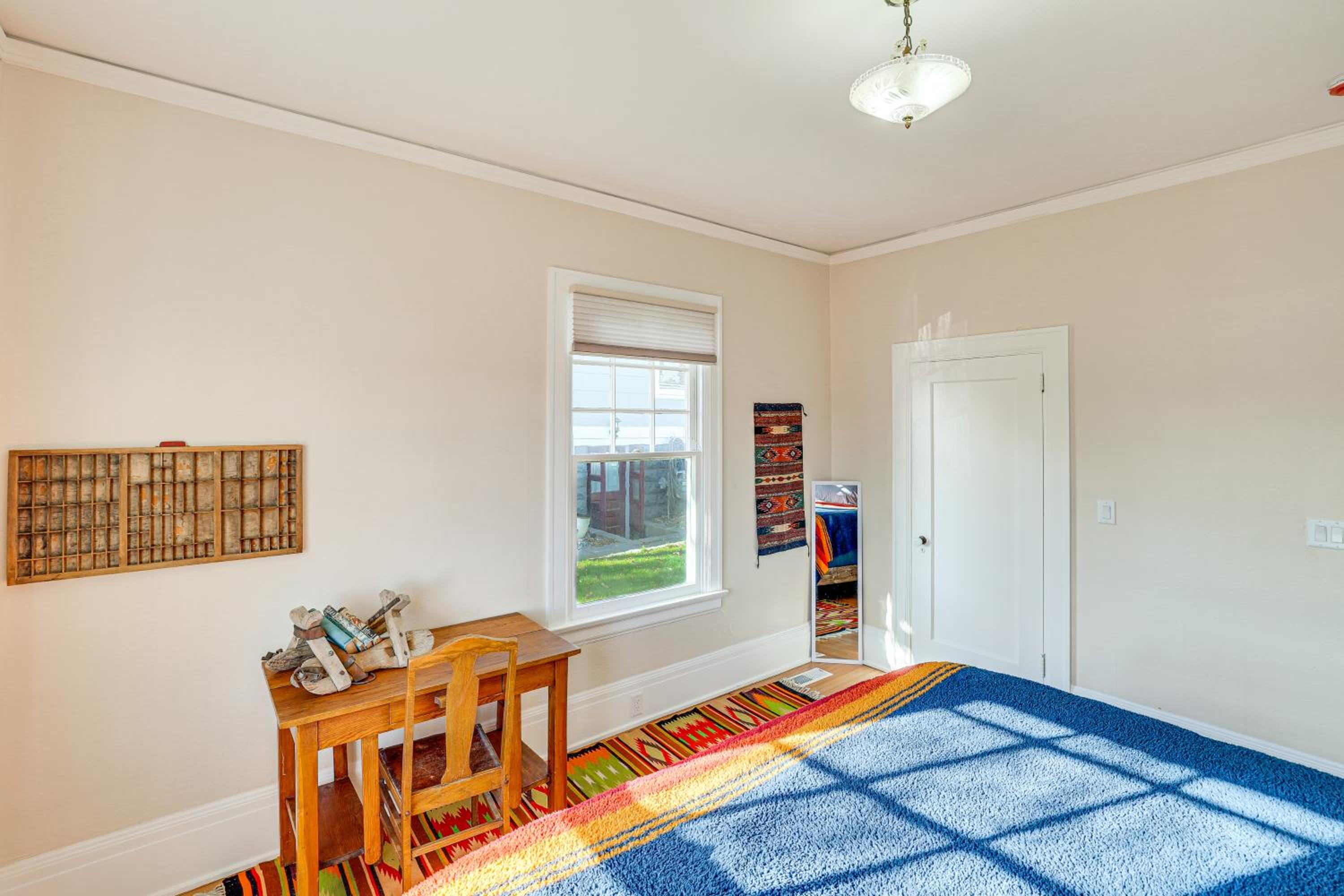 1 Mi to Pendleton Round-Up Historic Elnor Home