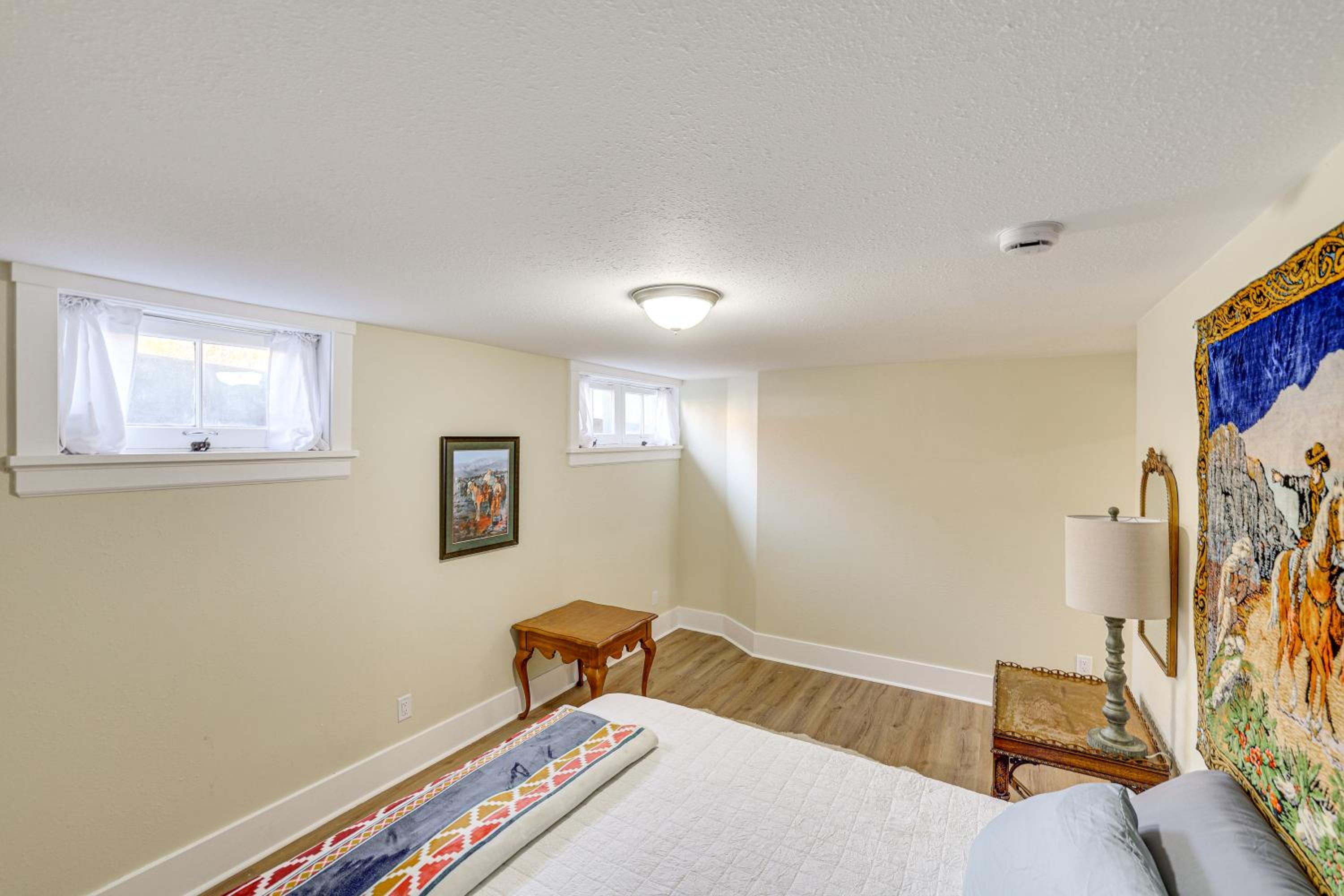 1 Mi to Pendleton Round-Up Historic Elnor Home