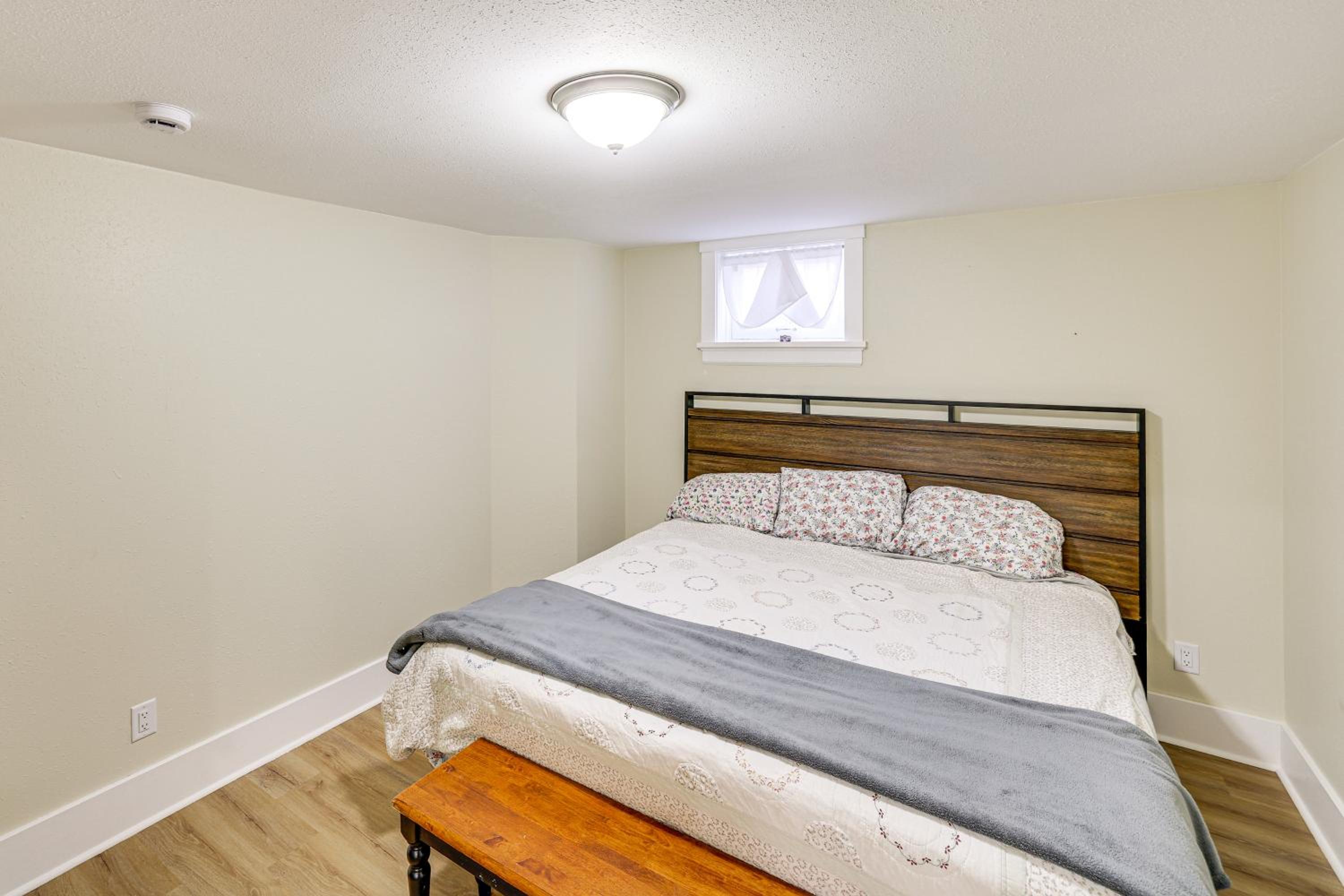 1 Mi to Pendleton Round-Up Historic Elnor Home