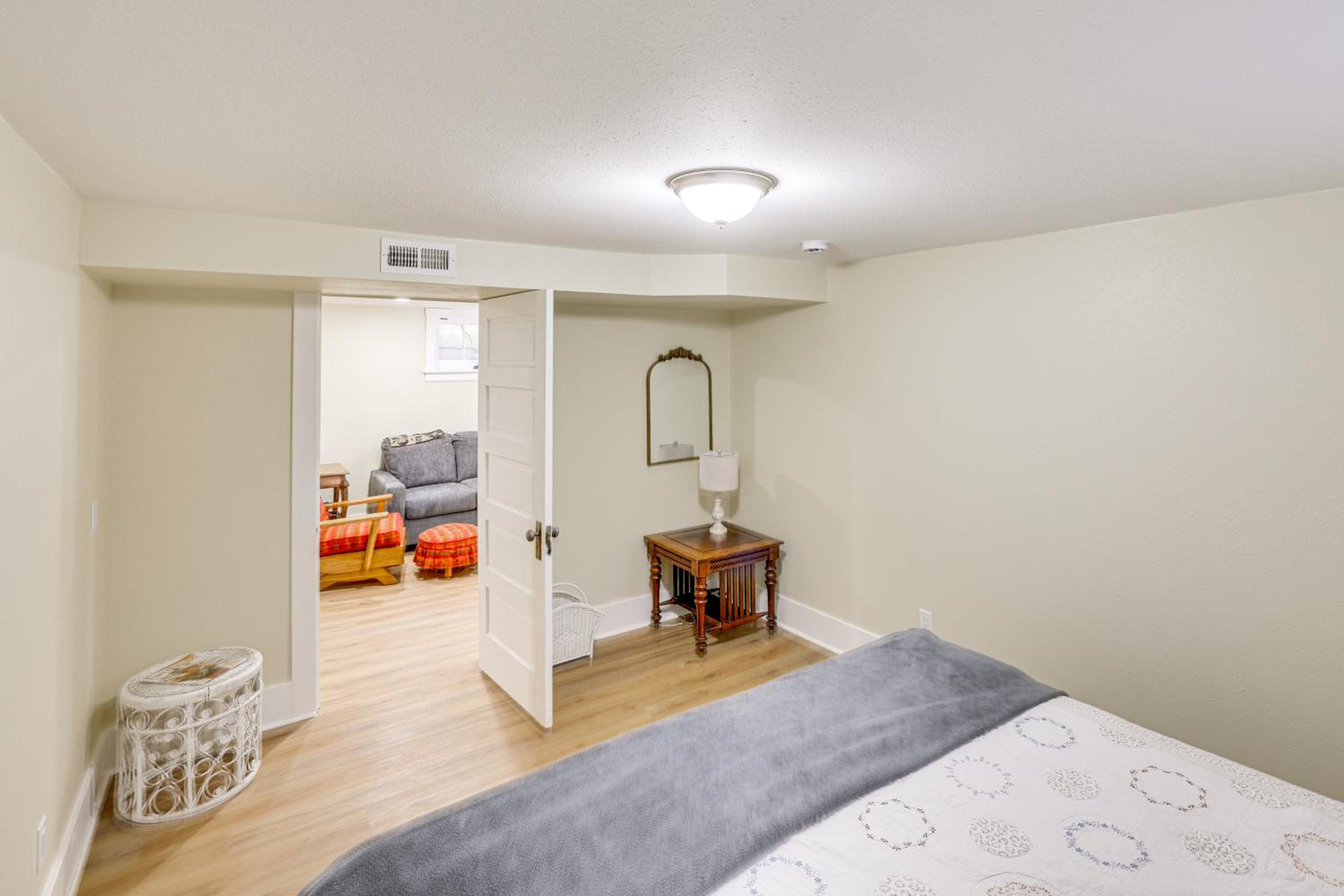 1 Mi to Pendleton Round-Up Historic Elnor Home