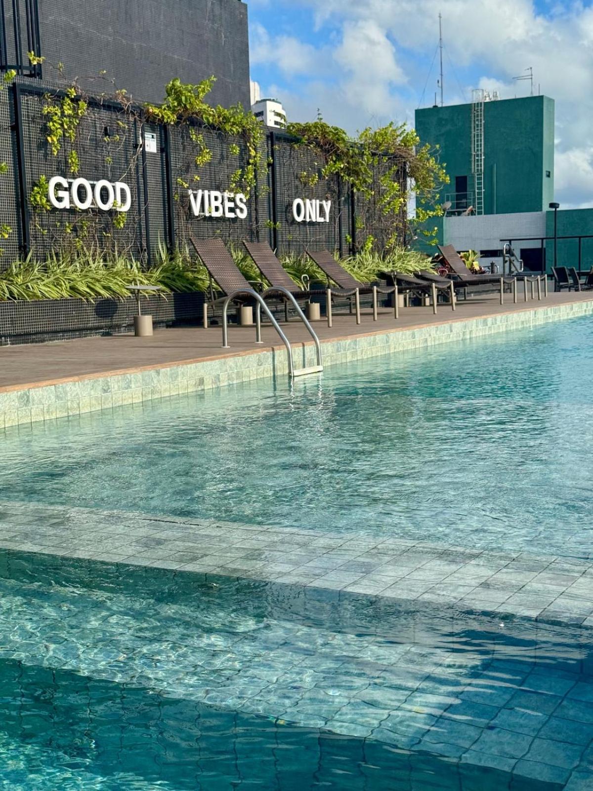 A 450m da Praia com Ar Condicionado e Piscina