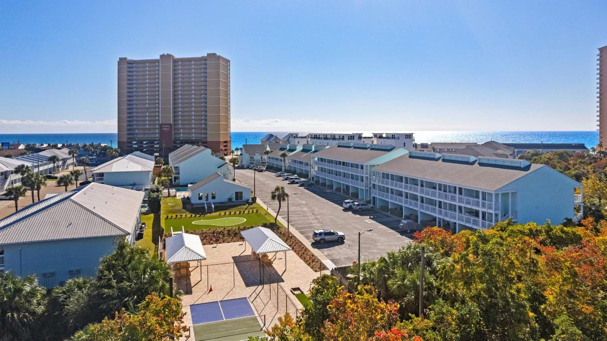 Steps to the Beach Pool Tennis Putting Green Southwinds H12 by AvantStay