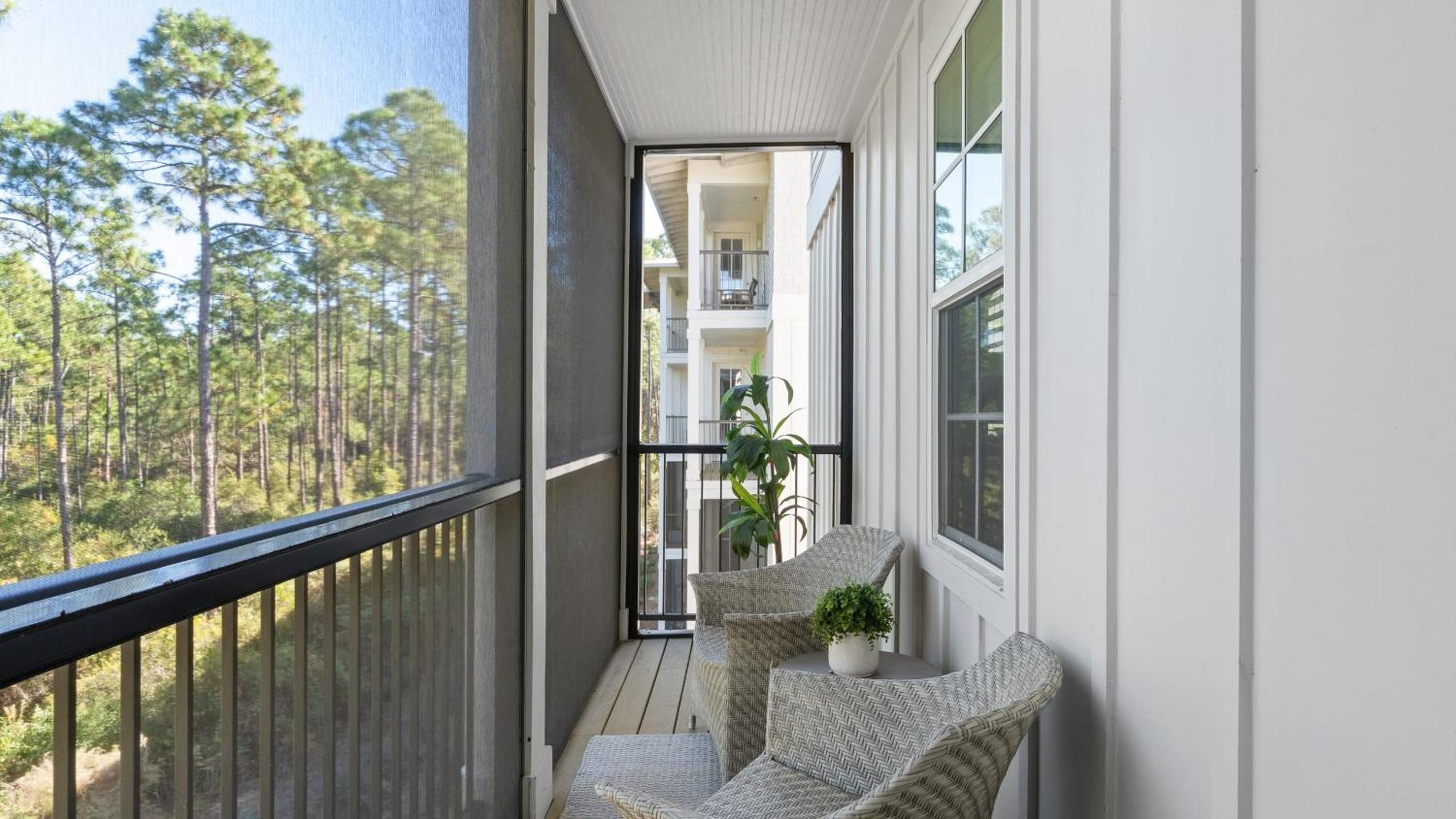 Bright 30A Two-Suite Condo — Balcony Views Pool Hot Tub Near Gulf Place Emerald Oasis by AvantStay