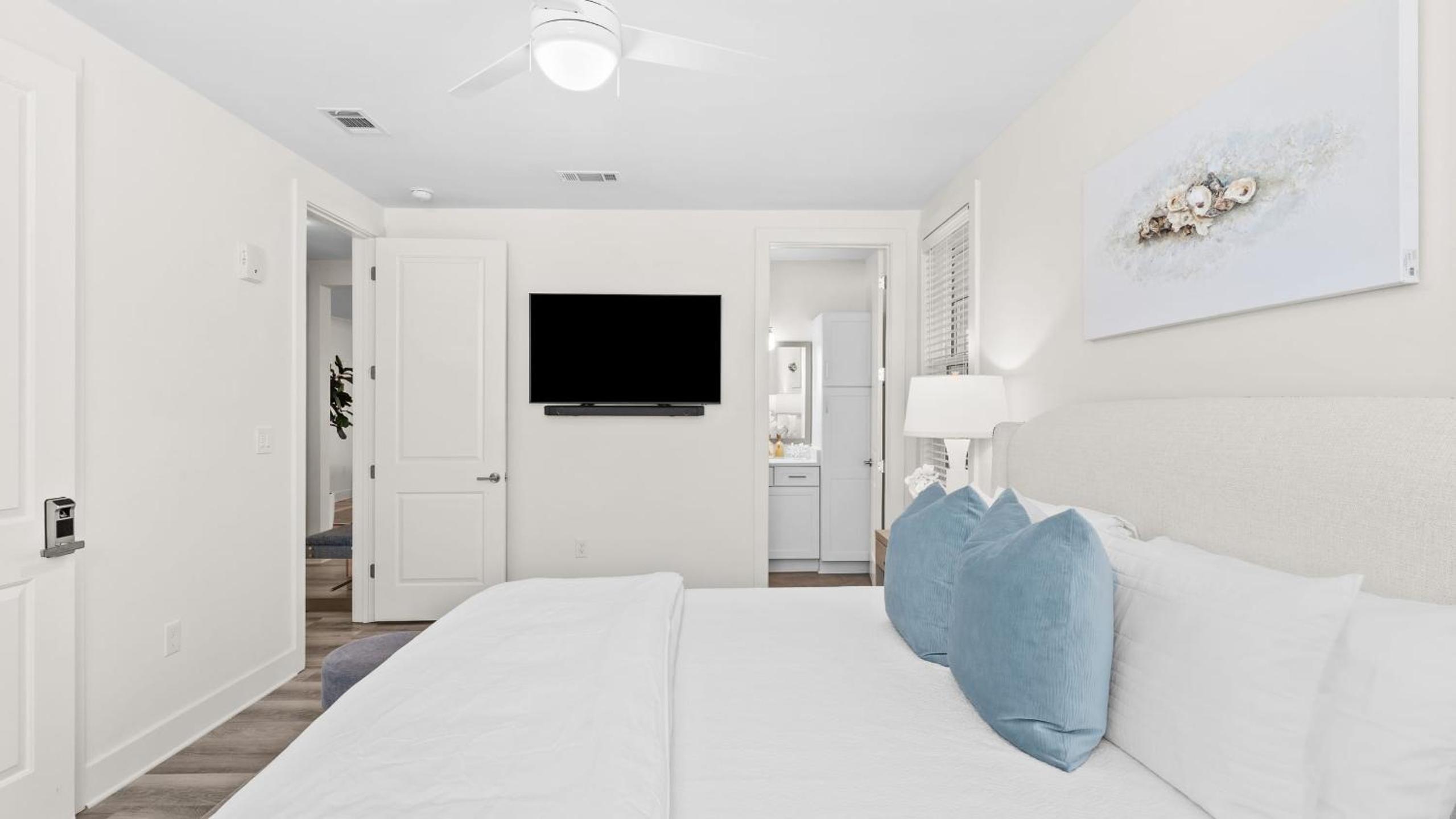 Bright 30A Two-Suite Condo — Balcony Views Pool Hot Tub Near Gulf Place Emerald Oasis by AvantStay