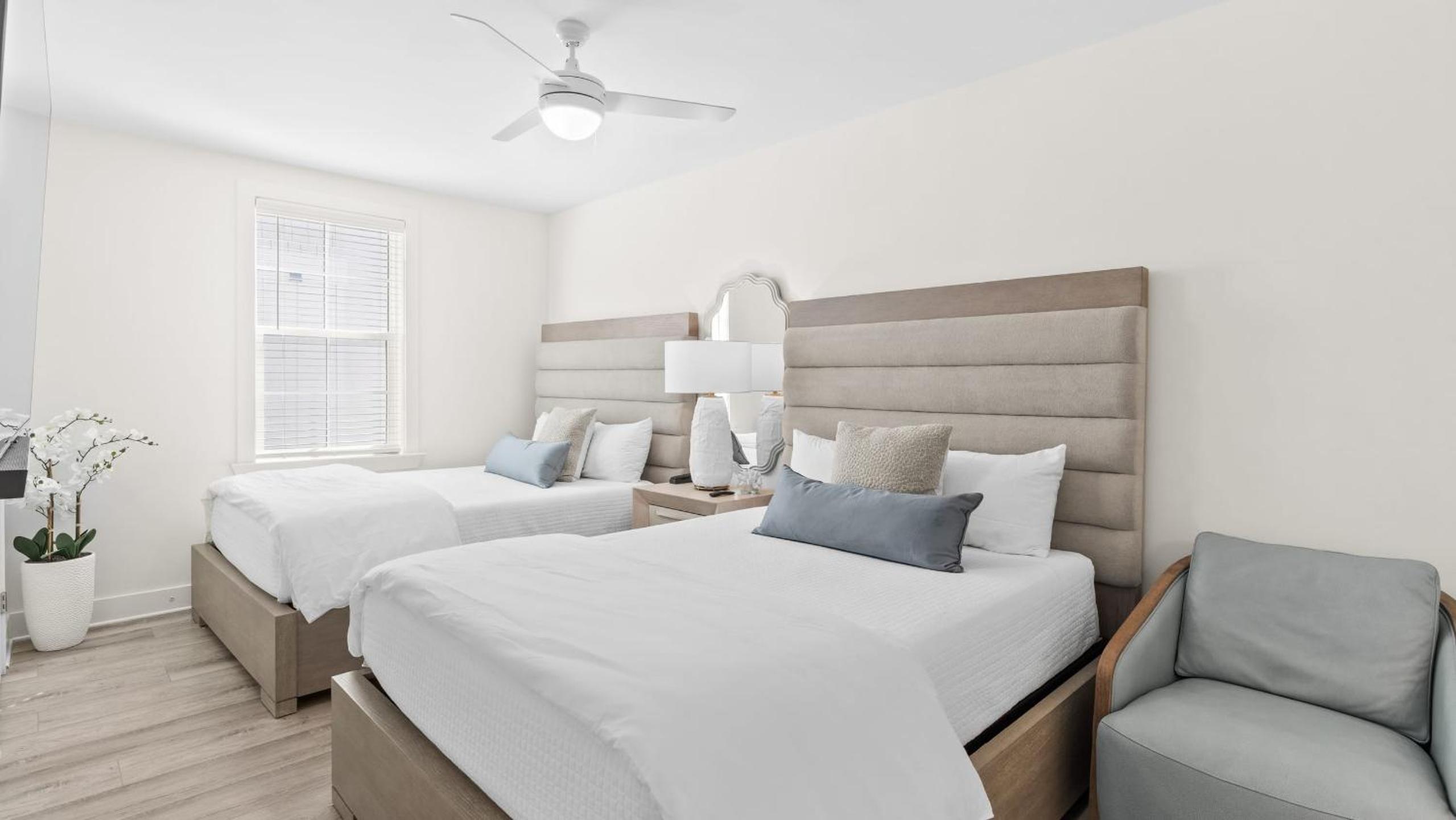 Bright 30A Two-Suite Condo — Balcony Views Pool Hot Tub Near Gulf Place Emerald Oasis by AvantStay