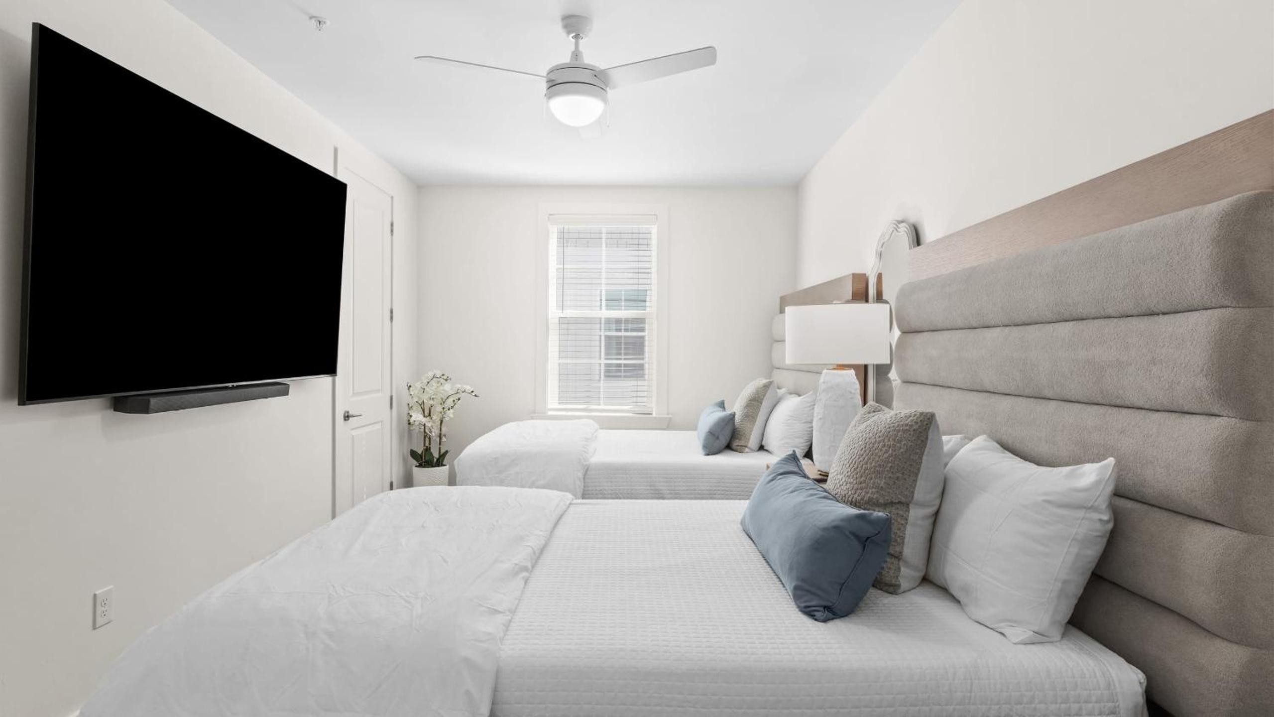 Bright 30A Two-Suite Condo — Balcony Views Pool Hot Tub Near Gulf Place Emerald Oasis by AvantStay