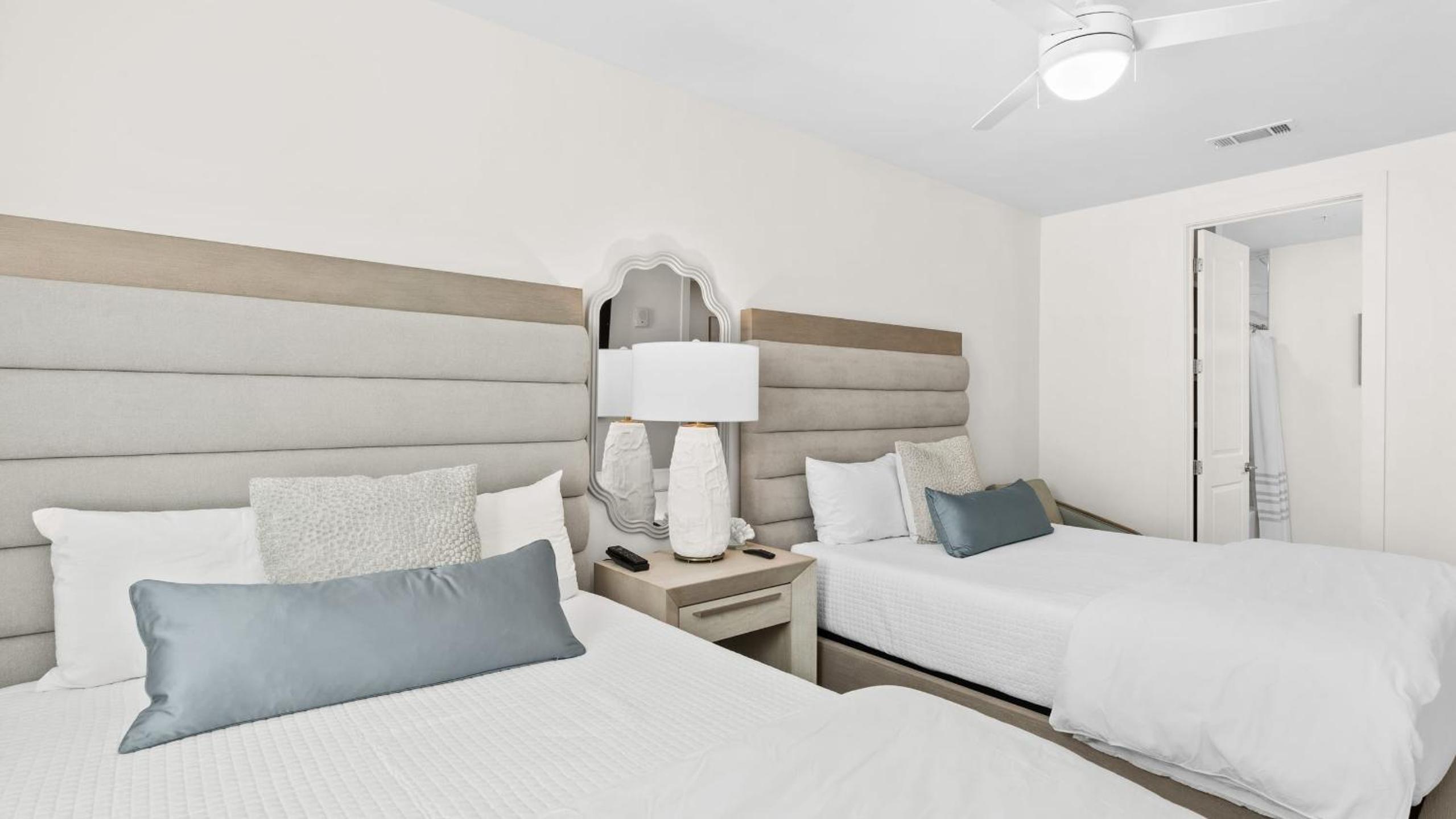 Bright 30A Two-Suite Condo — Balcony Views Pool Hot Tub Near Gulf Place Emerald Oasis by AvantStay