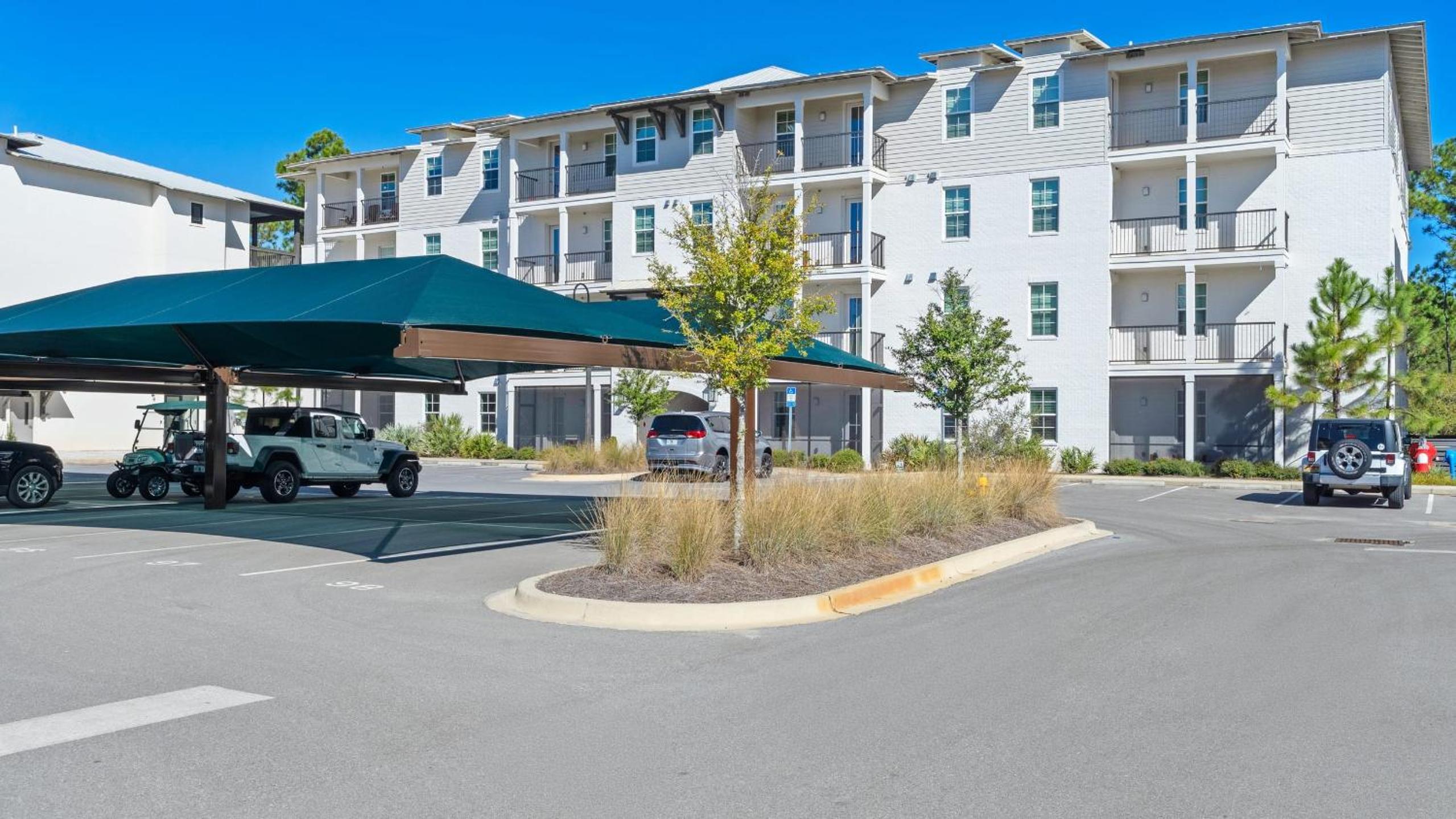Bright 30A Two-Suite Condo — Balcony Views Pool Hot Tub Near Gulf Place Emerald Oasis by AvantStay