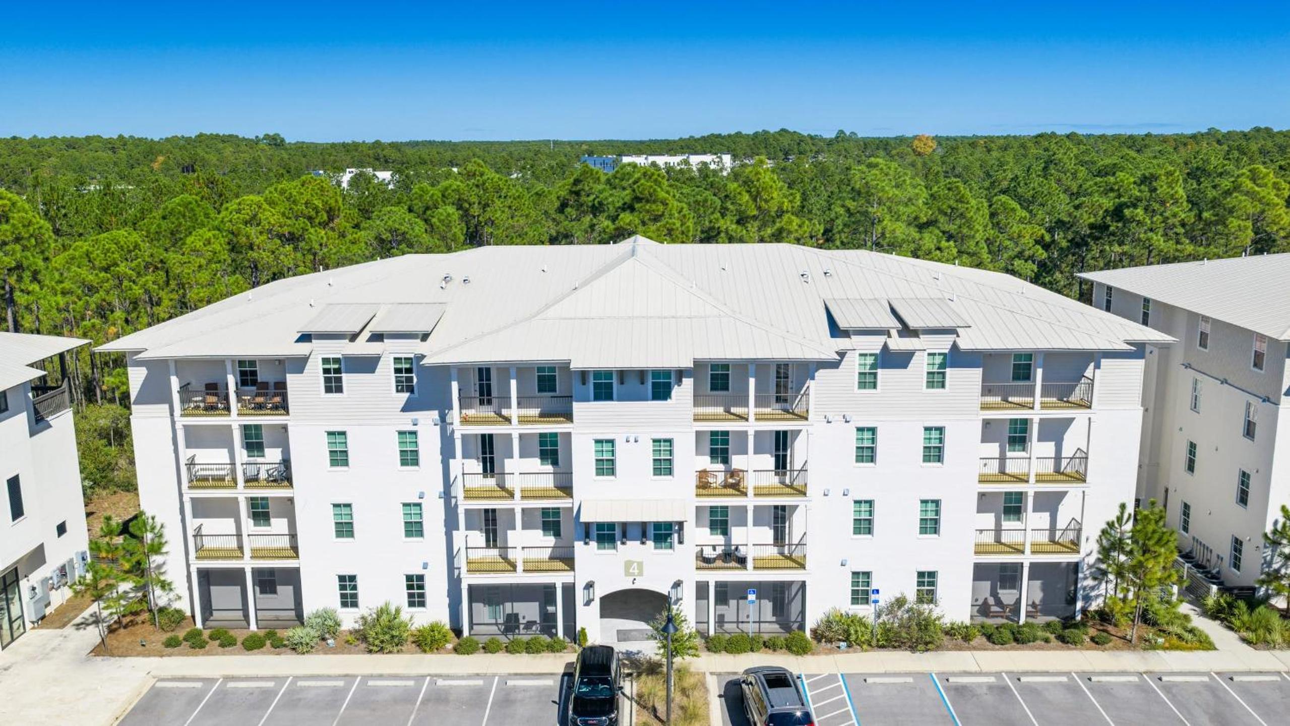 Bright 30A Two-Suite Condo — Balcony Views Pool Hot Tub Near Gulf Place Emerald Oasis by AvantStay