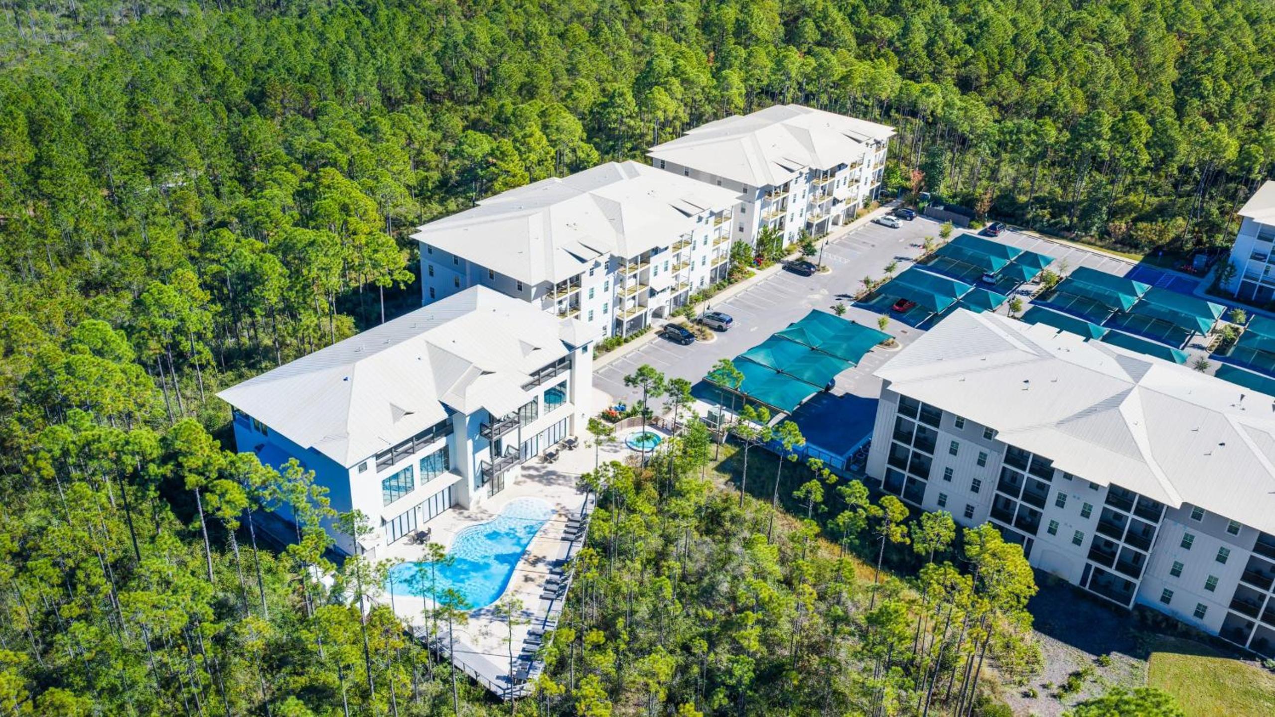 Bright 30A Two-Suite Condo — Balcony Views Pool Hot Tub Near Gulf Place Emerald Oasis by AvantStay