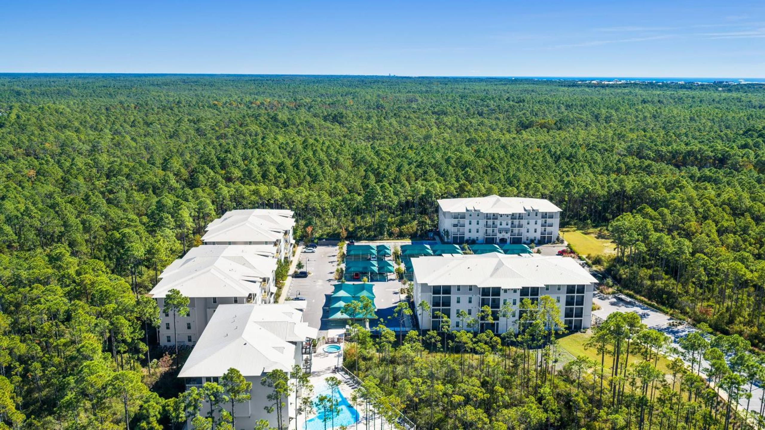 Bright 30A Two-Suite Condo — Balcony Views Pool Hot Tub Near Gulf Place Emerald Oasis by AvantStay