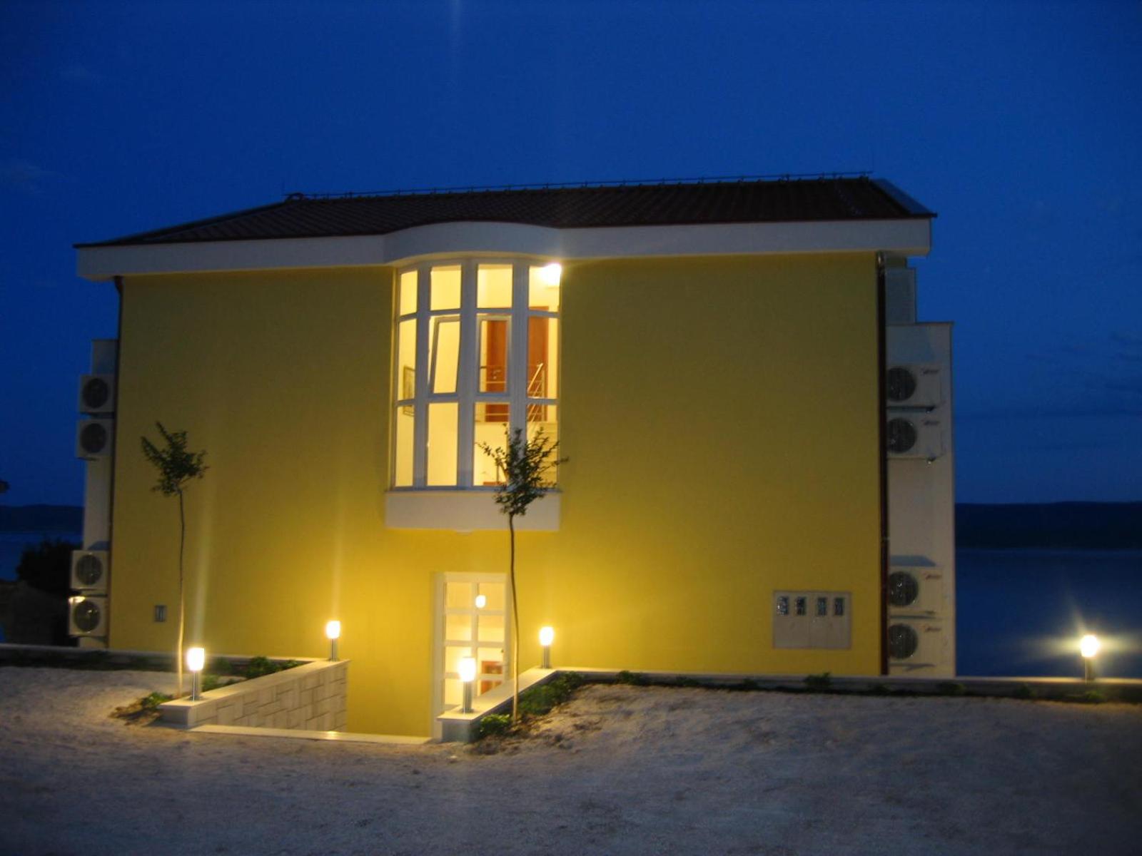 Hotel Luxury Apartments Villa Ruzmarina with New heated Infinity Pool and Lounge Area - Image 1