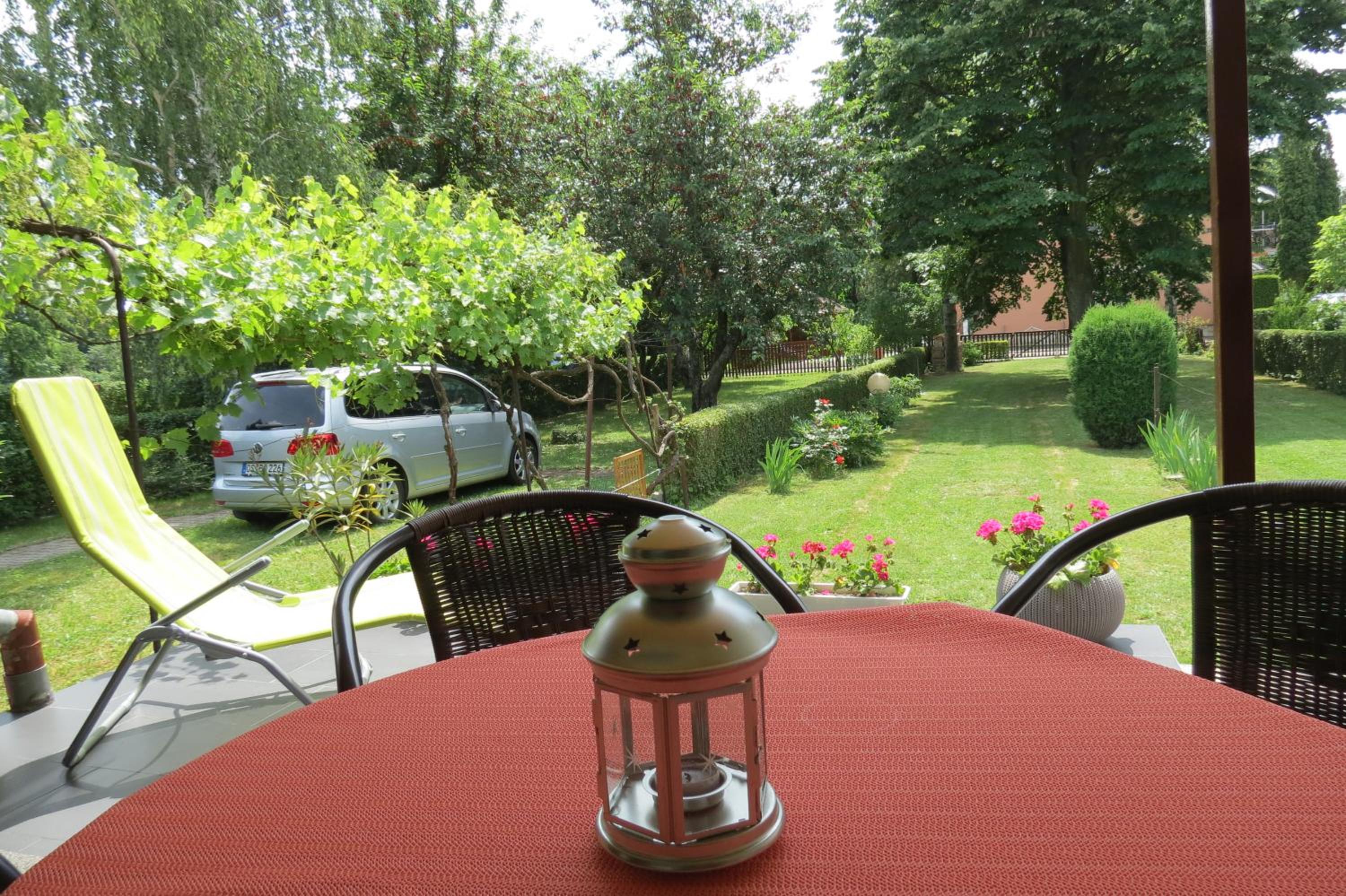 Titi Classic & Trendy Apartman view 4