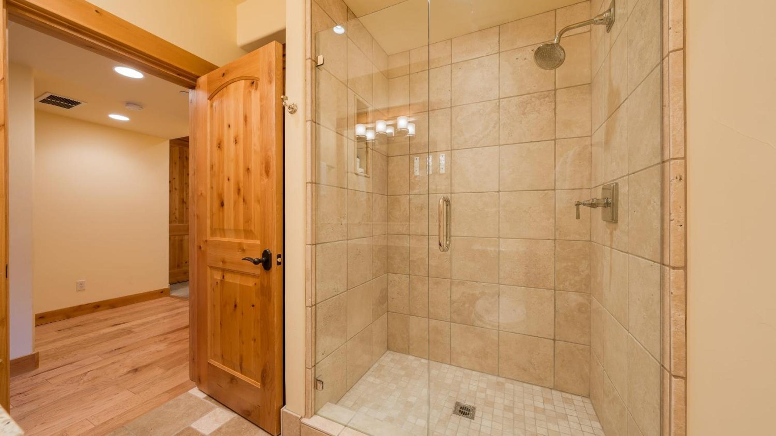 Truckee Escape w Hot Tub Minutes to Skiing Dining Trails Valmont Lodge by Lake Tahoe