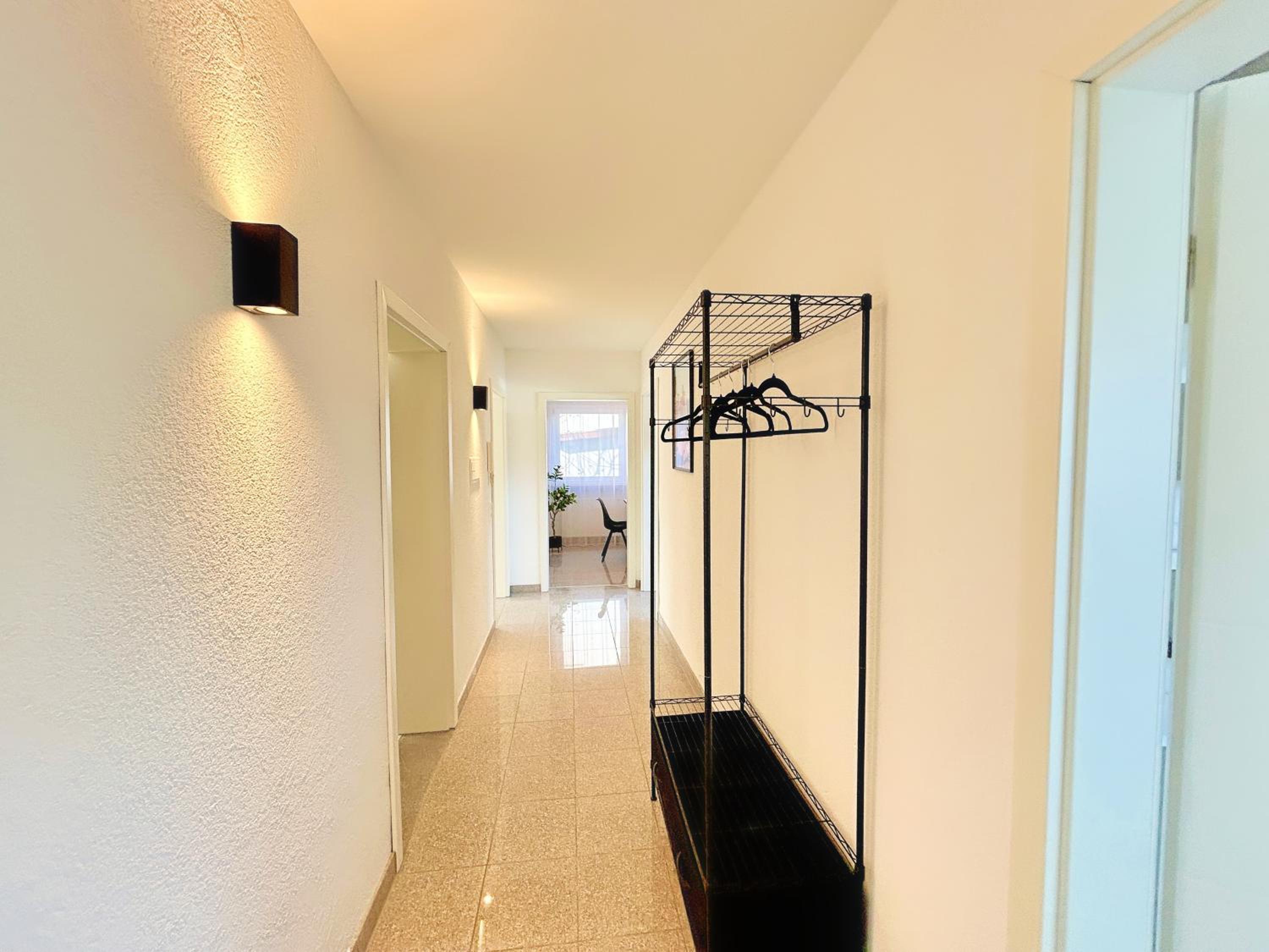 Basilisk Homes - in Grenzach-Wyhlen bei Basel - 4 x Moderne Fewos je 1bis2, 1bis4 oder 1bis6 Pers mit Küche und Balkon oder Terrasse - Parkplätze vorhanden