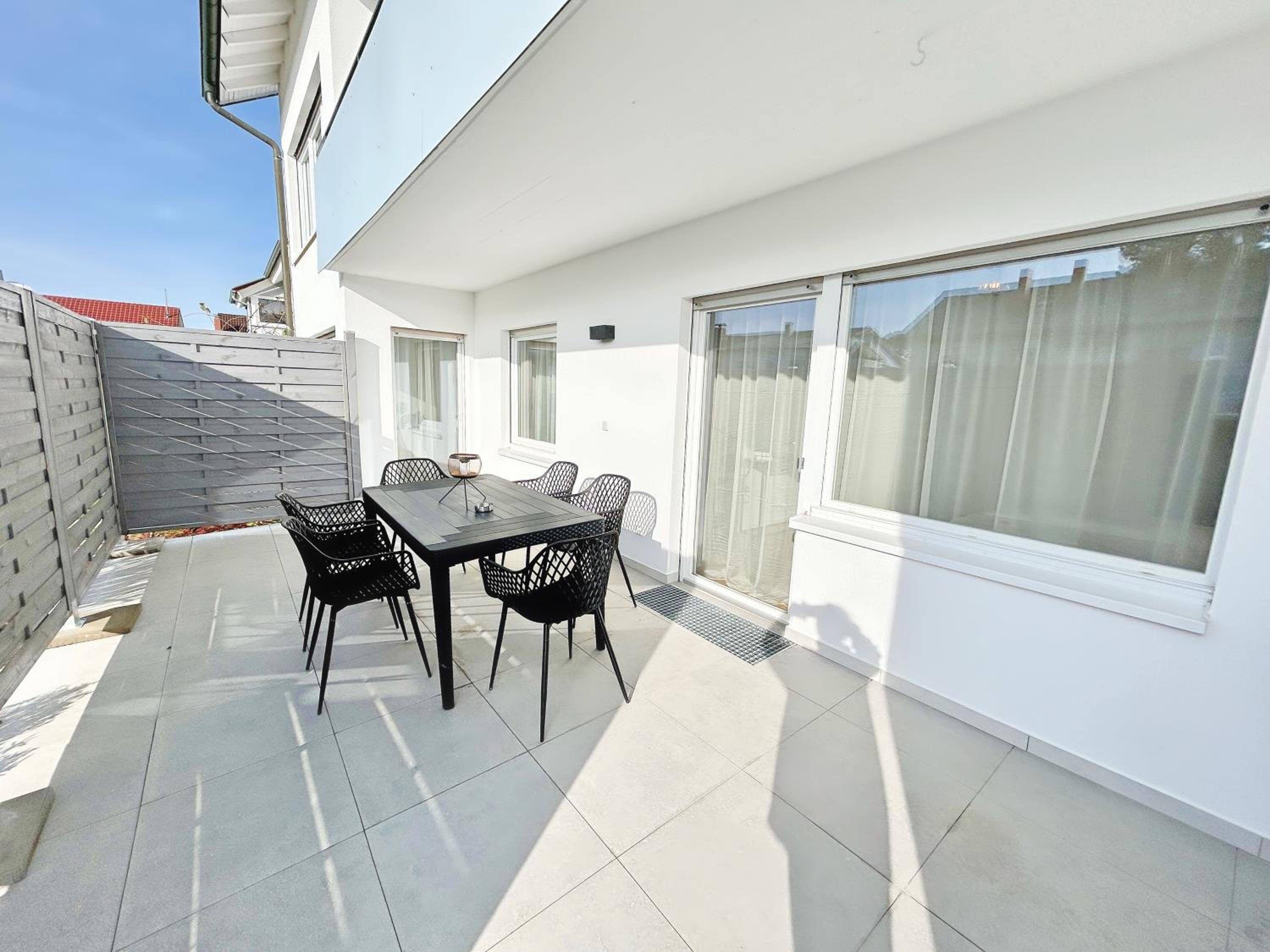 Basilisk Homes - in Grenzach-Wyhlen bei Basel - 4 x Moderne Fewos je 1bis2, 1bis4 oder 1bis6 Pers mit Küche und Balkon oder Terrasse - Parkplätze vorhanden