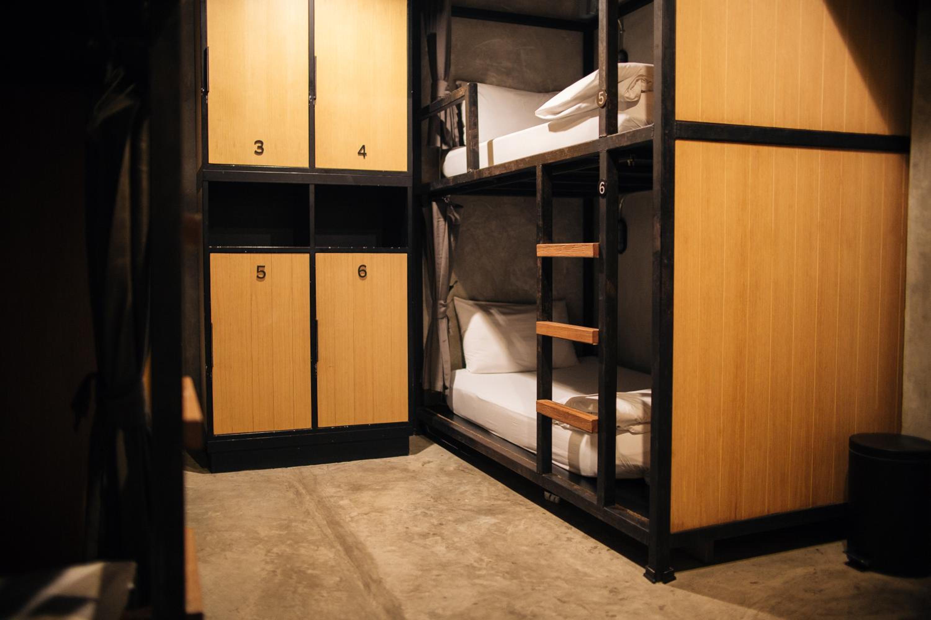 BED STATION Hostel Ratchthewi