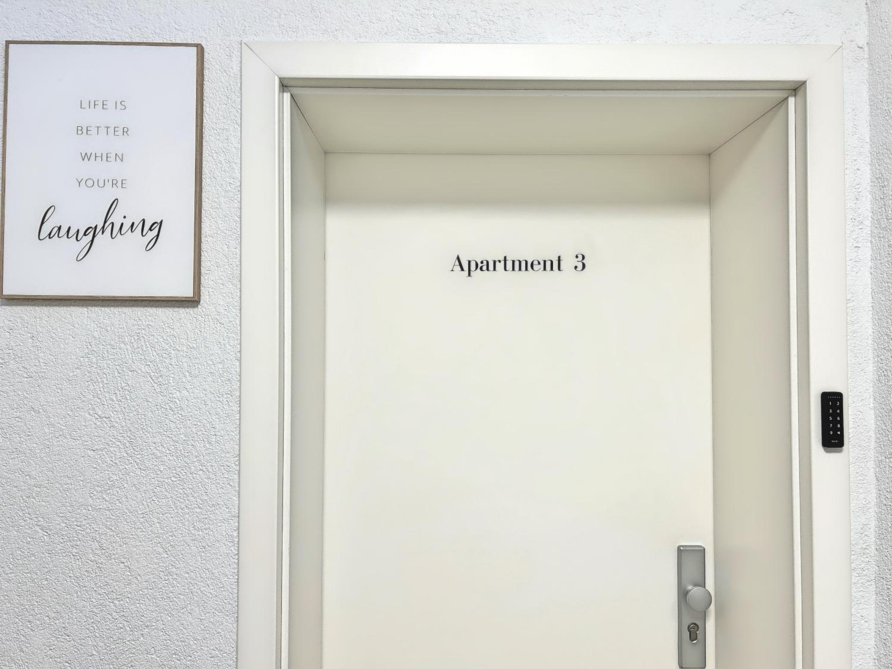 Basilisk Homes - in Grenzach-Wyhlen bei Basel - 4 x Moderne Fewos je 1bis2, 1bis4 oder 1bis6 Pers mit Küche und Balkon oder Terrasse - Parkplätze vorhanden