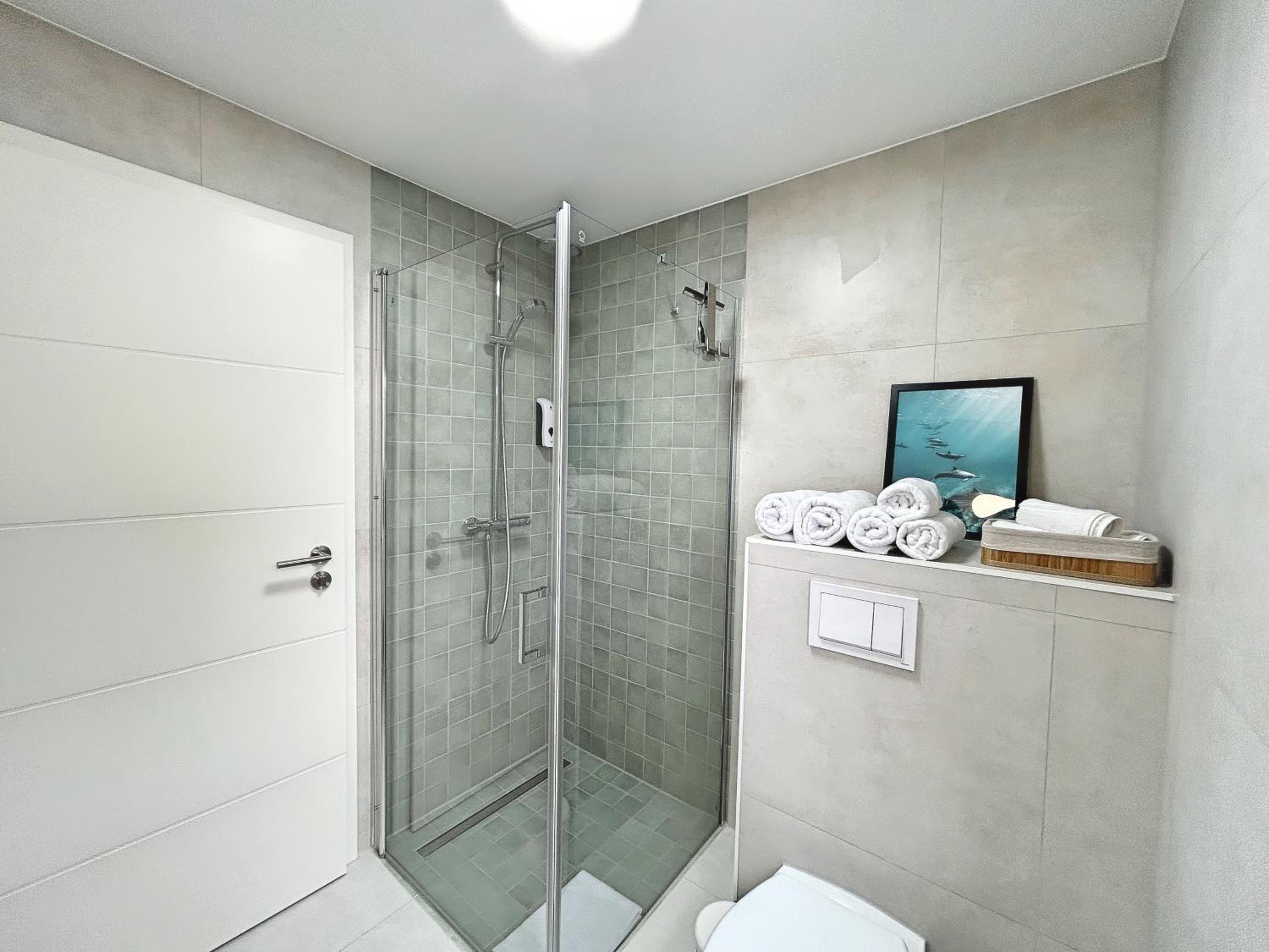 Basilisk Homes - in Grenzach-Wyhlen bei Basel - 4 x Moderne Fewos je 1bis2, 1bis4 oder 1bis6 Pers mit Küche und Balkon oder Terrasse - Parkplätze vorhanden