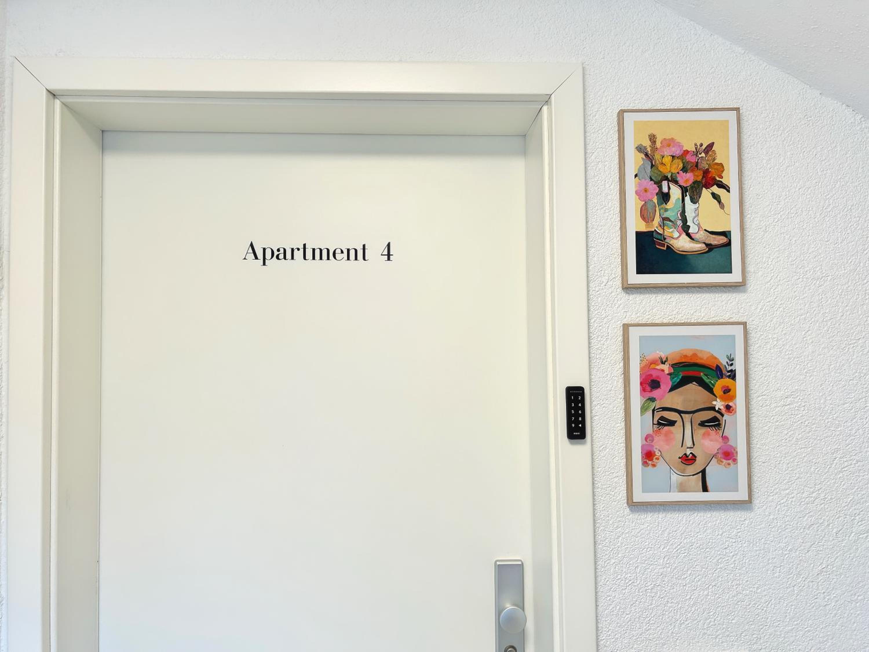 Basilisk Homes - in Grenzach-Wyhlen bei Basel - 4 x Moderne Fewos je 1bis2, 1bis4 oder 1bis6 Pers mit Küche und Balkon oder Terrasse - Parkplätze vorhanden