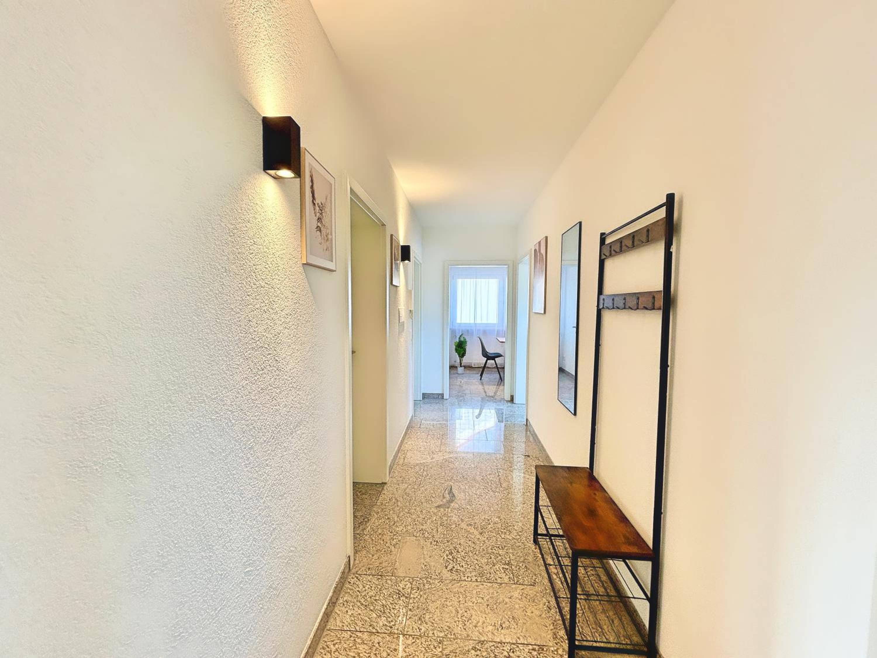 Basilisk Homes - in Grenzach-Wyhlen bei Basel - 4 x Moderne Fewos je 1bis2, 1bis4 oder 1bis6 Pers mit Küche und Balkon oder Terrasse - Parkplätze vorhanden