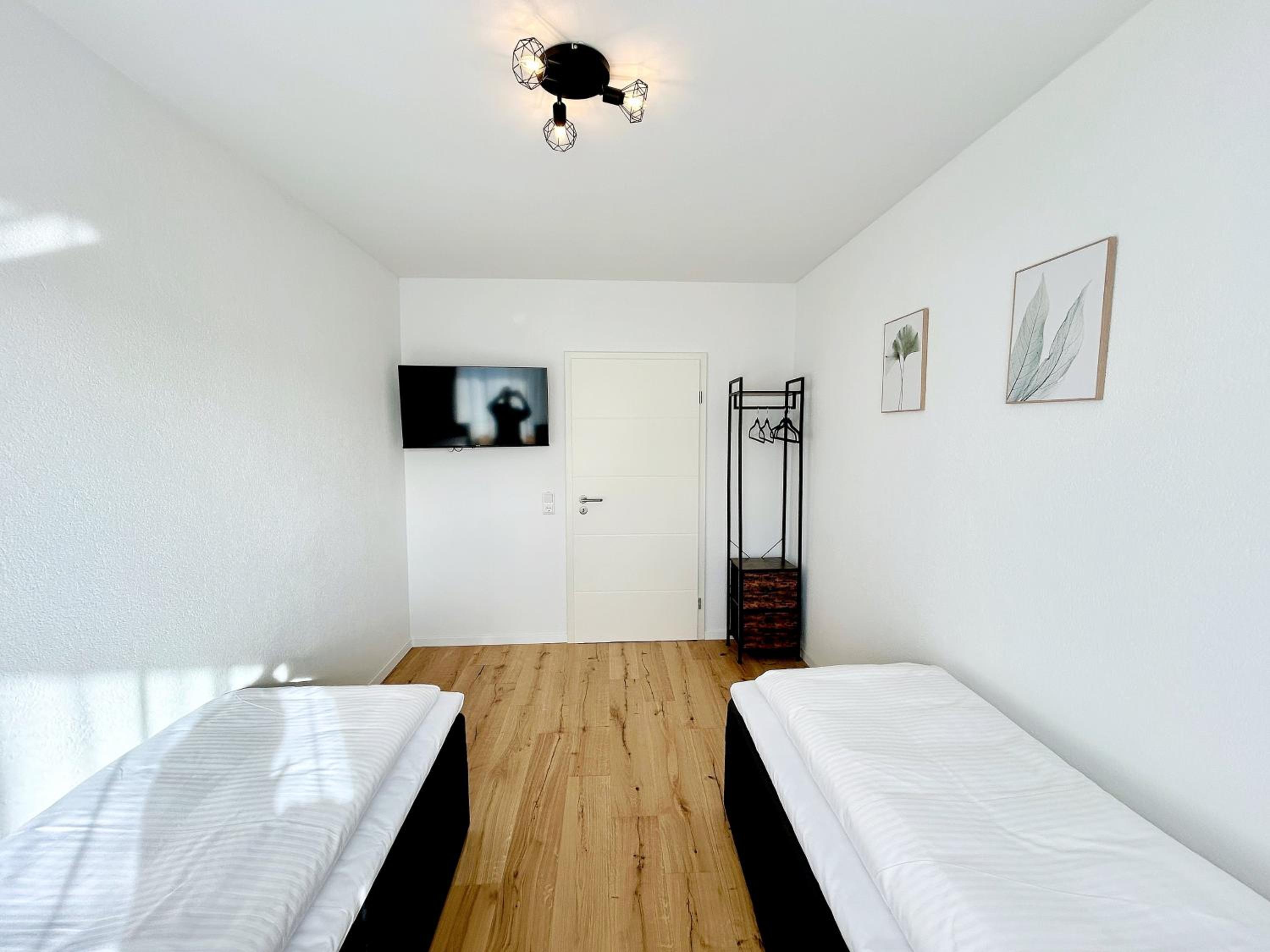 Basilisk Homes - in Grenzach-Wyhlen bei Basel - 4 x Moderne Fewos je 1bis2, 1bis4 oder 1bis6 Pers mit Küche und Balkon oder Terrasse - Parkplätze vorhanden