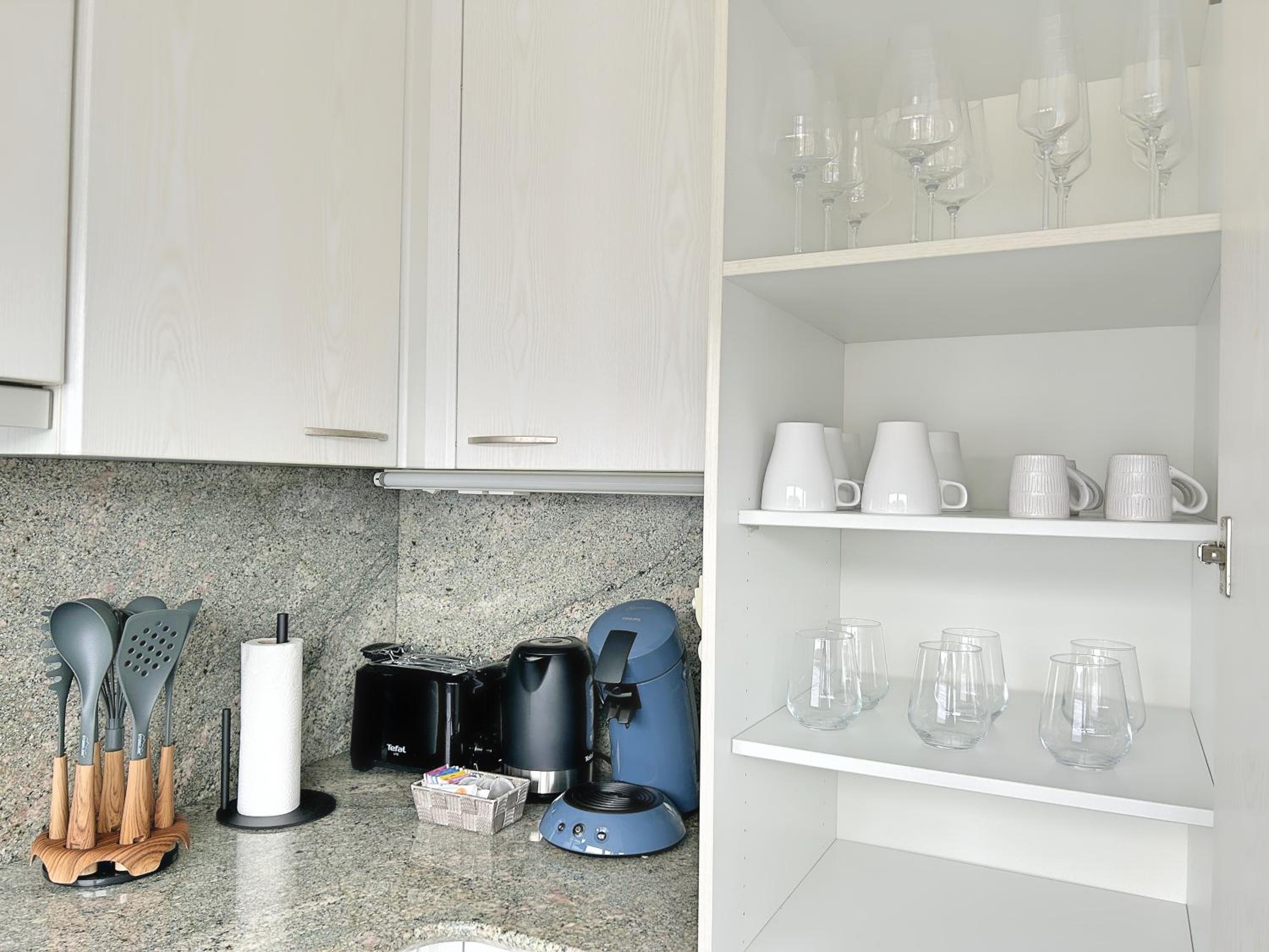 Basilisk Homes - in Grenzach-Wyhlen bei Basel - 4 x Moderne Fewos je 1bis2, 1bis4 oder 1bis6 Pers mit Küche und Balkon oder Terrasse - Parkplätze vorhanden