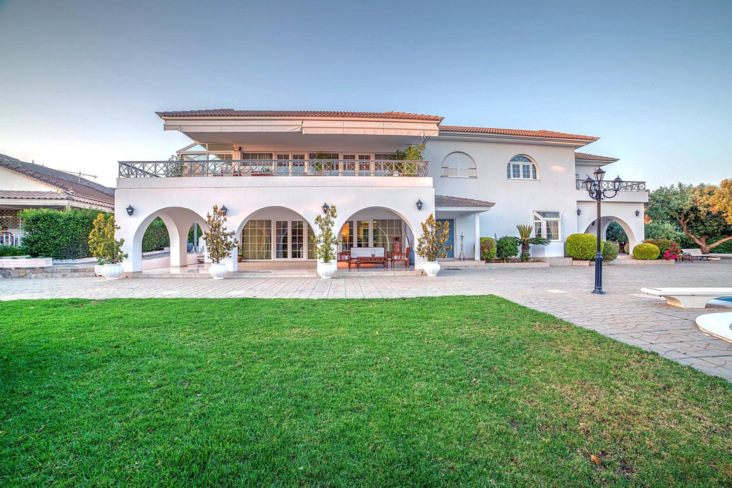 Hotel Villa Noaina in Lagonissi - Image 1