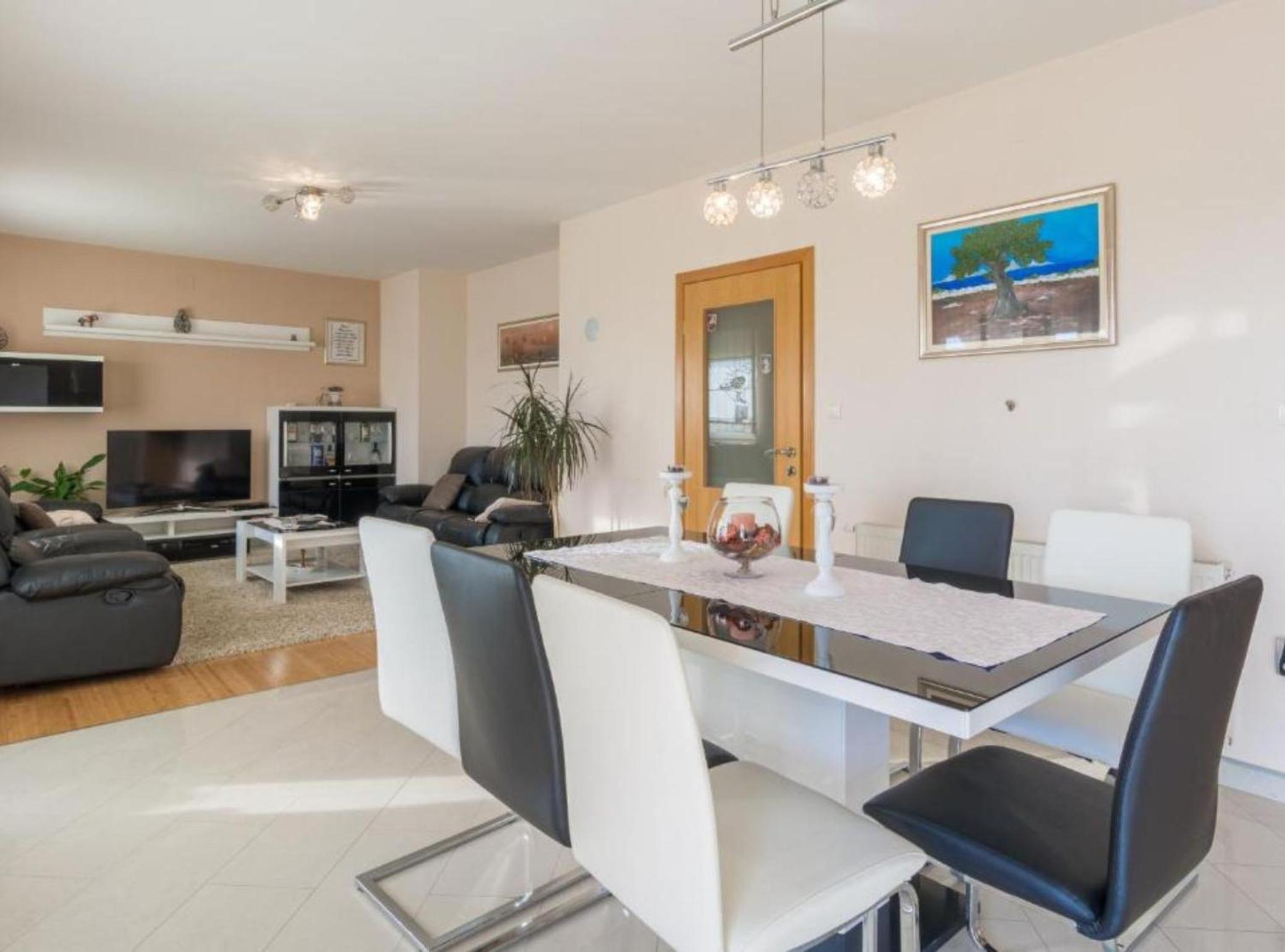Holiday House BALEN with Swimming Pool