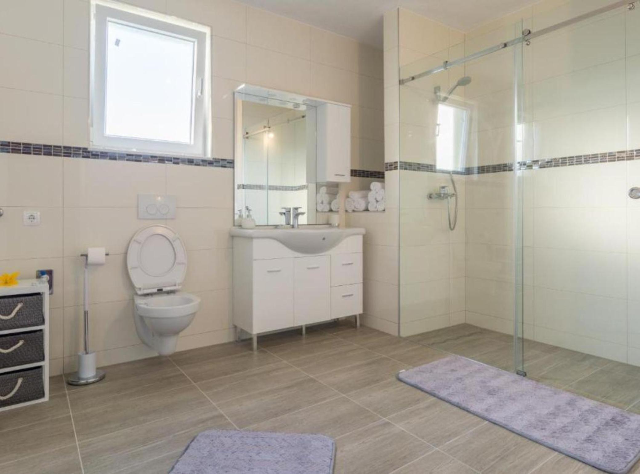 Holiday House BALEN with Swimming Pool