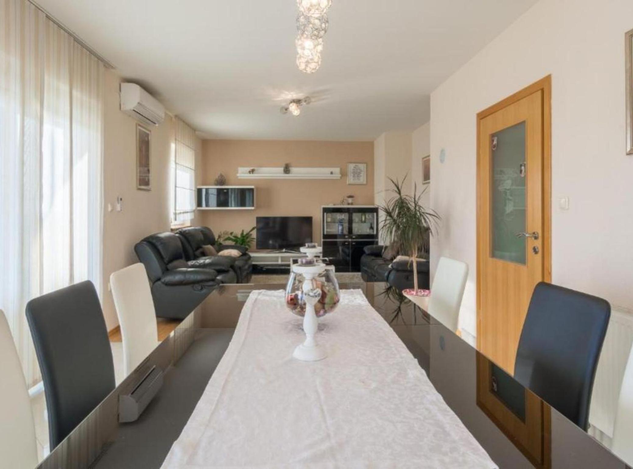 Holiday House BALEN with Swimming Pool