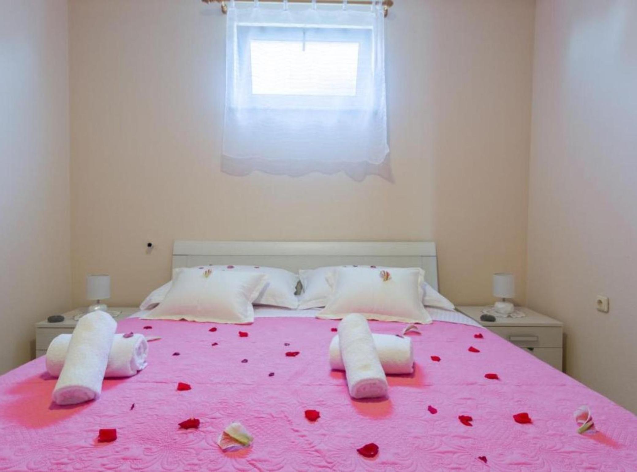 Holiday House BALEN with Swimming Pool